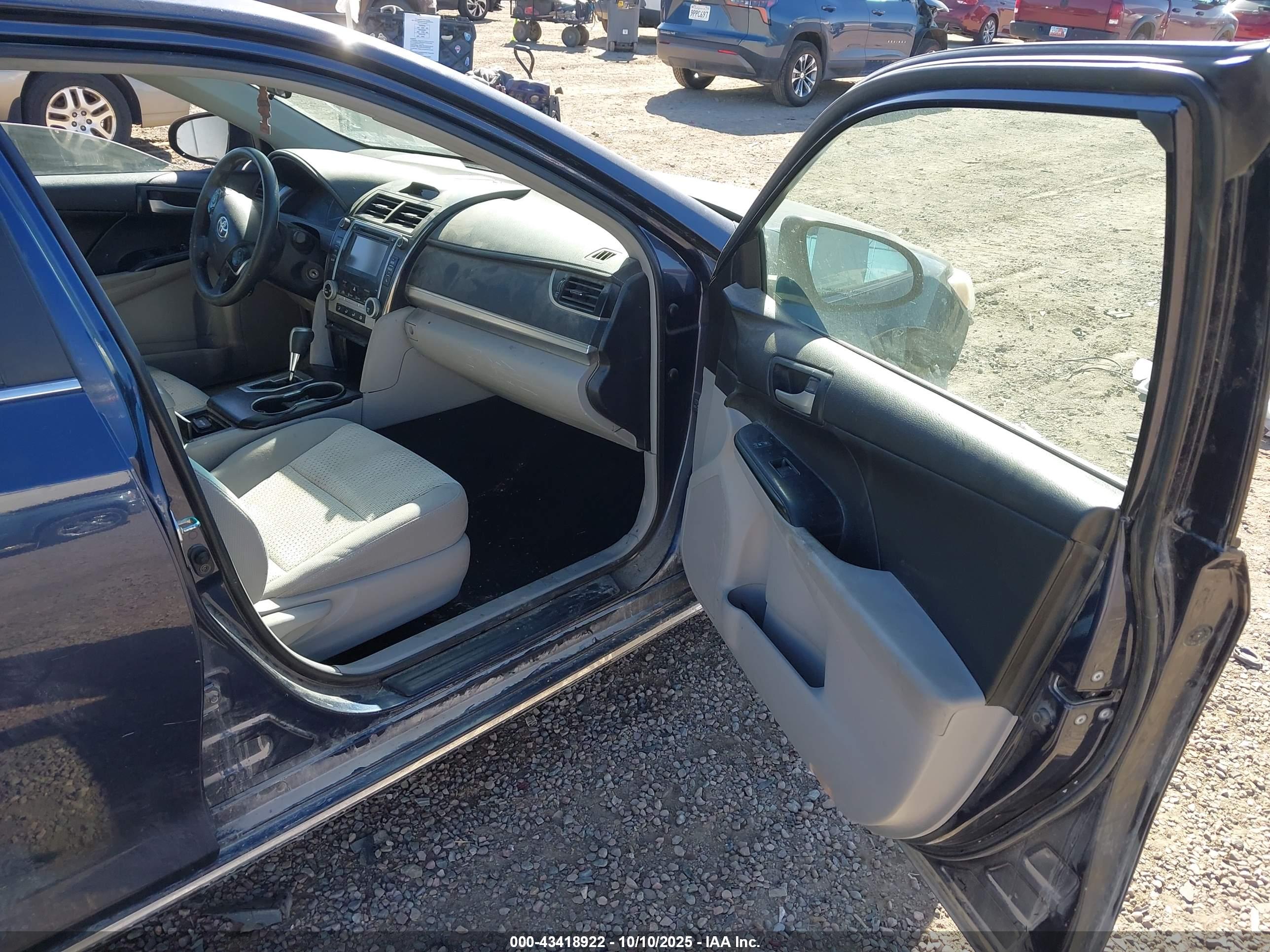 TOYOTA CAMRY image 5