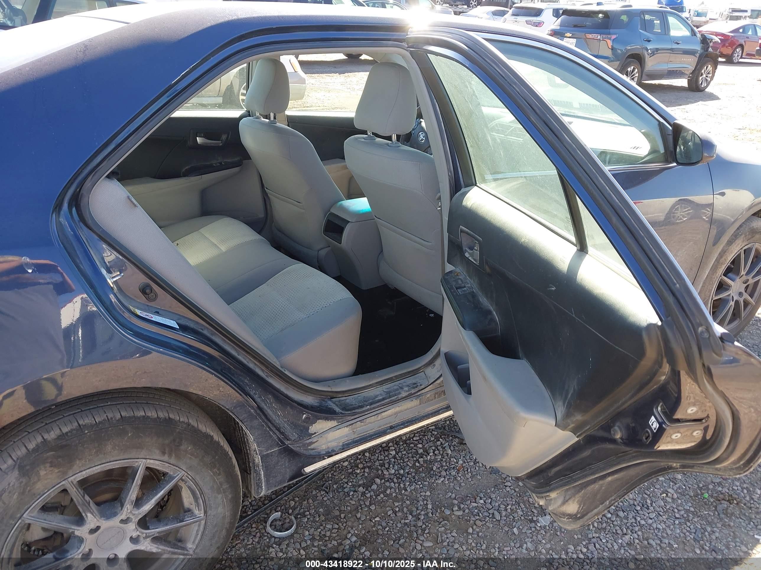 TOYOTA CAMRY image 8