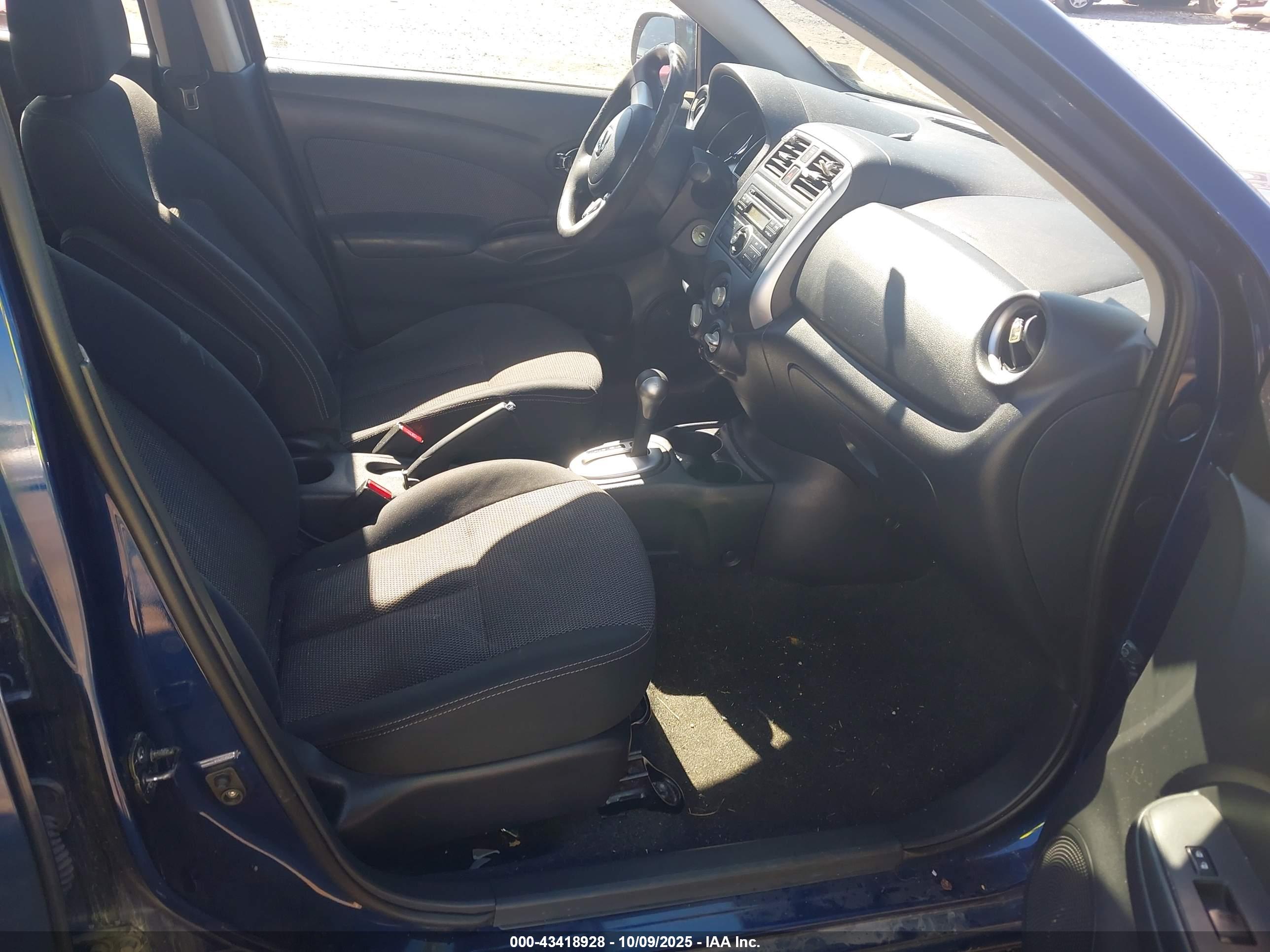 NISSAN VERSA image 5