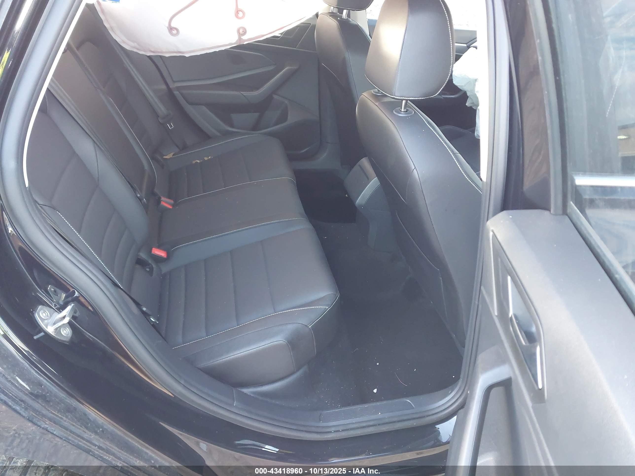 VOLKSWAGEN JETTA image 8