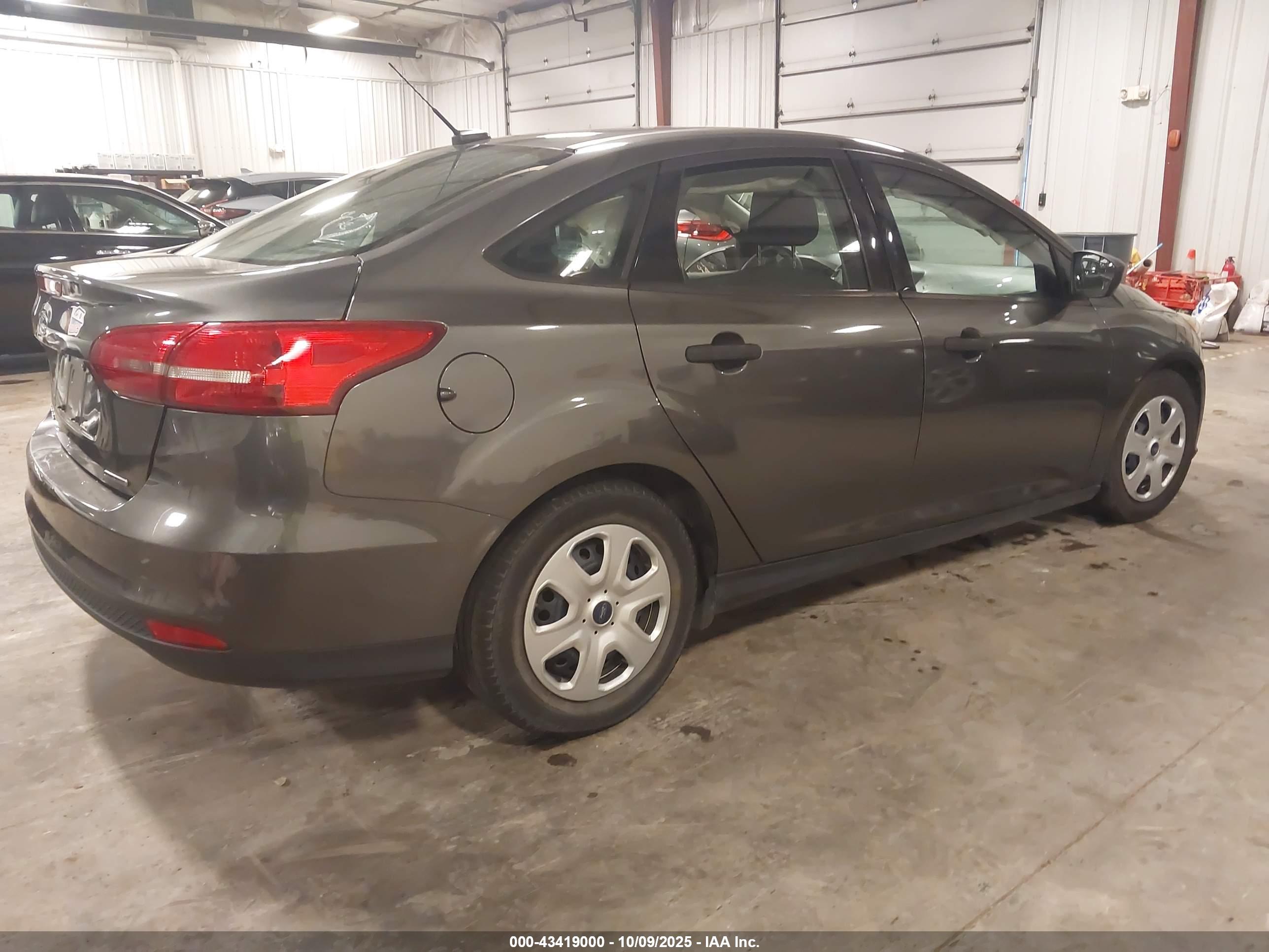 FORD FOCUS image 4
