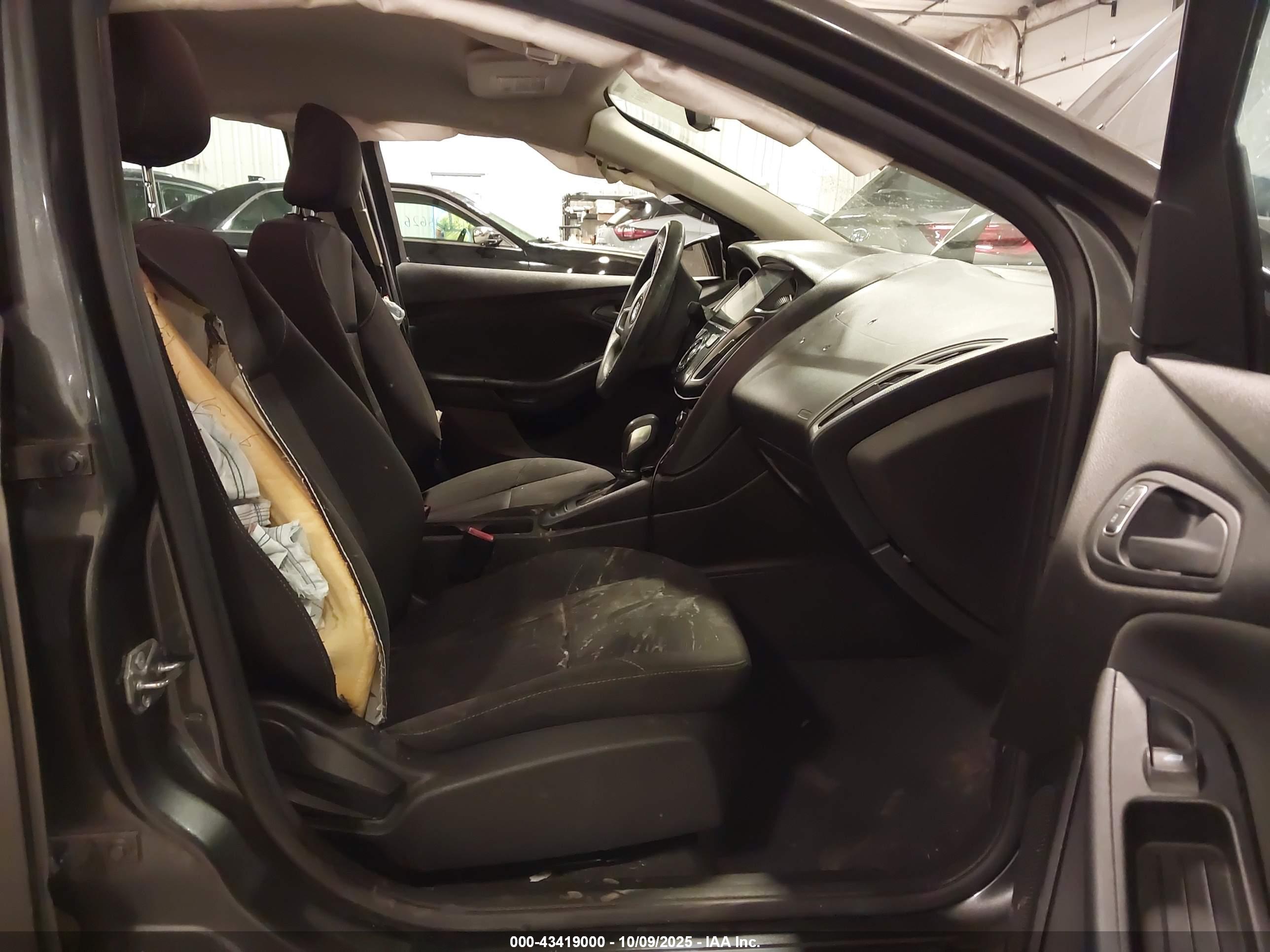 FORD FOCUS image 5