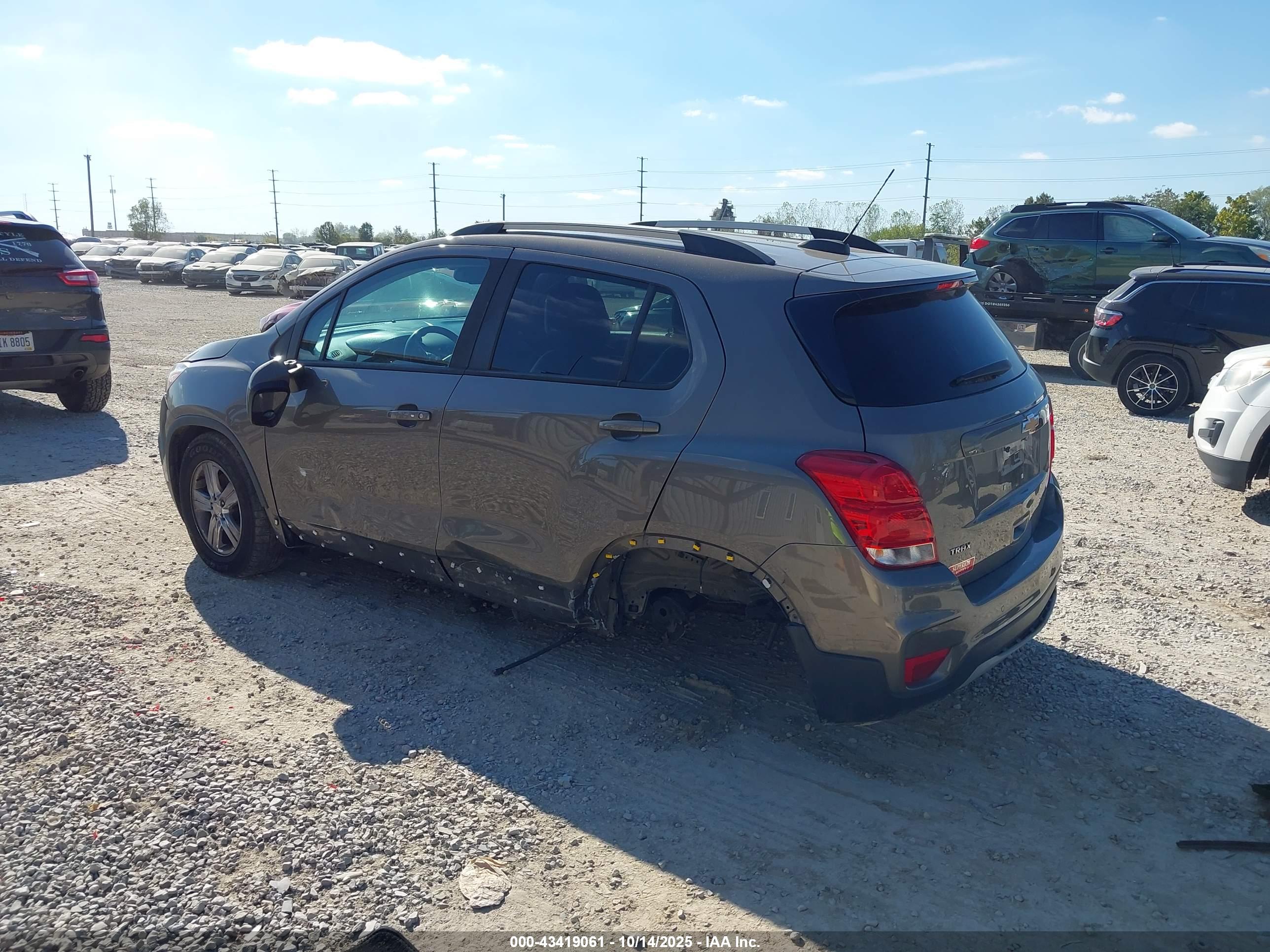 CHEVROLET TRAX image 3