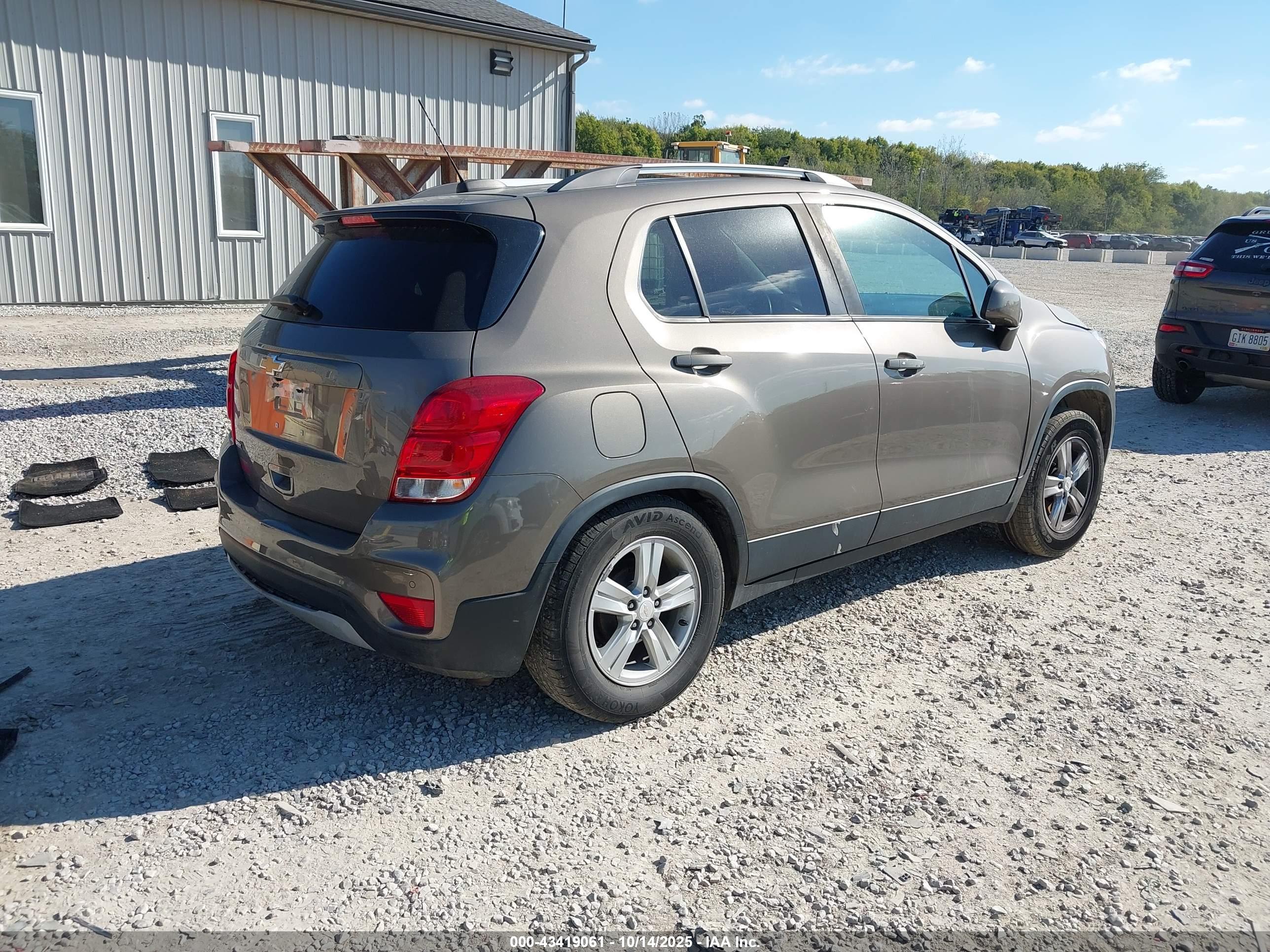 CHEVROLET TRAX image 4