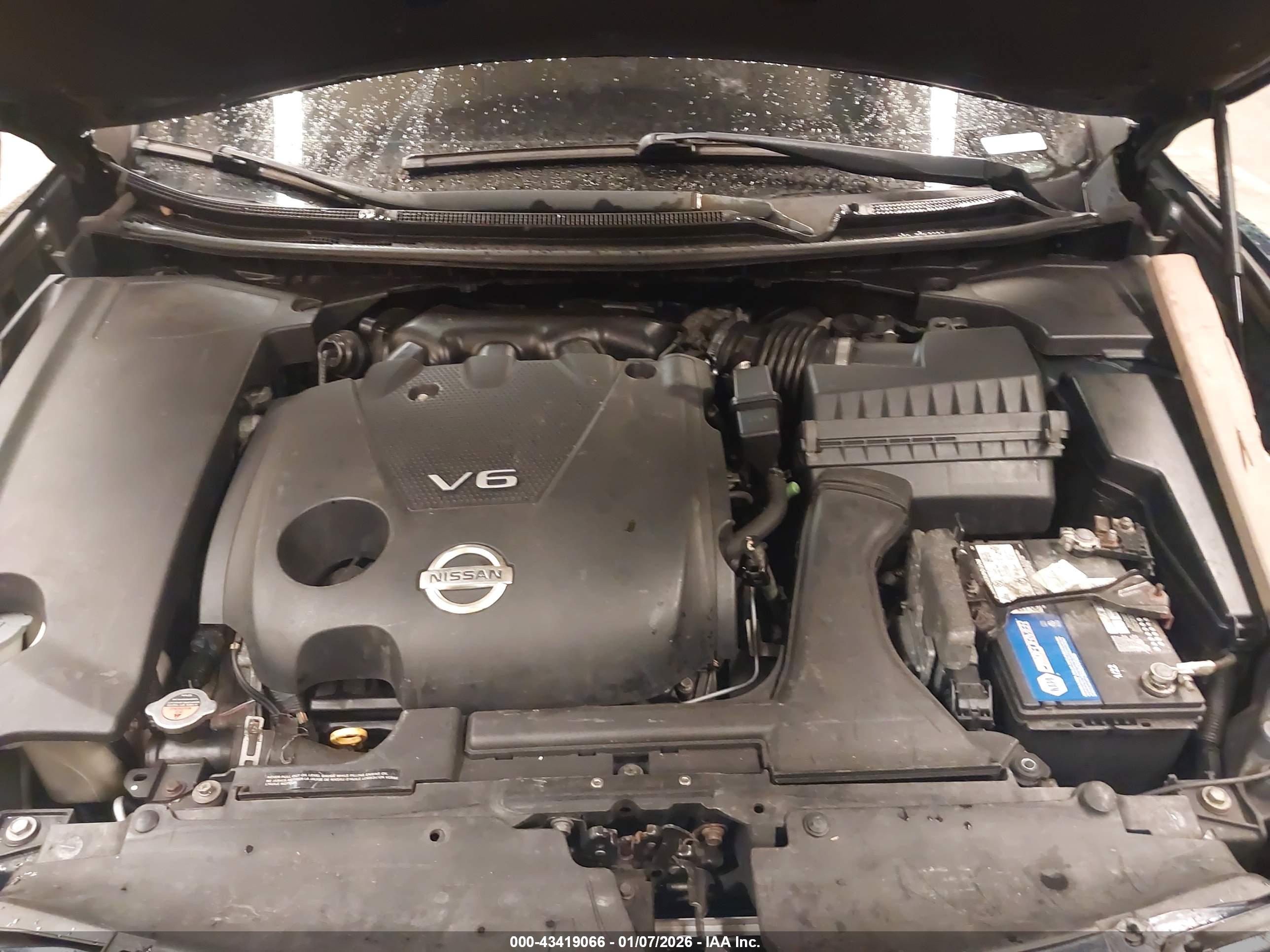 NISSAN MAXIMA image 10