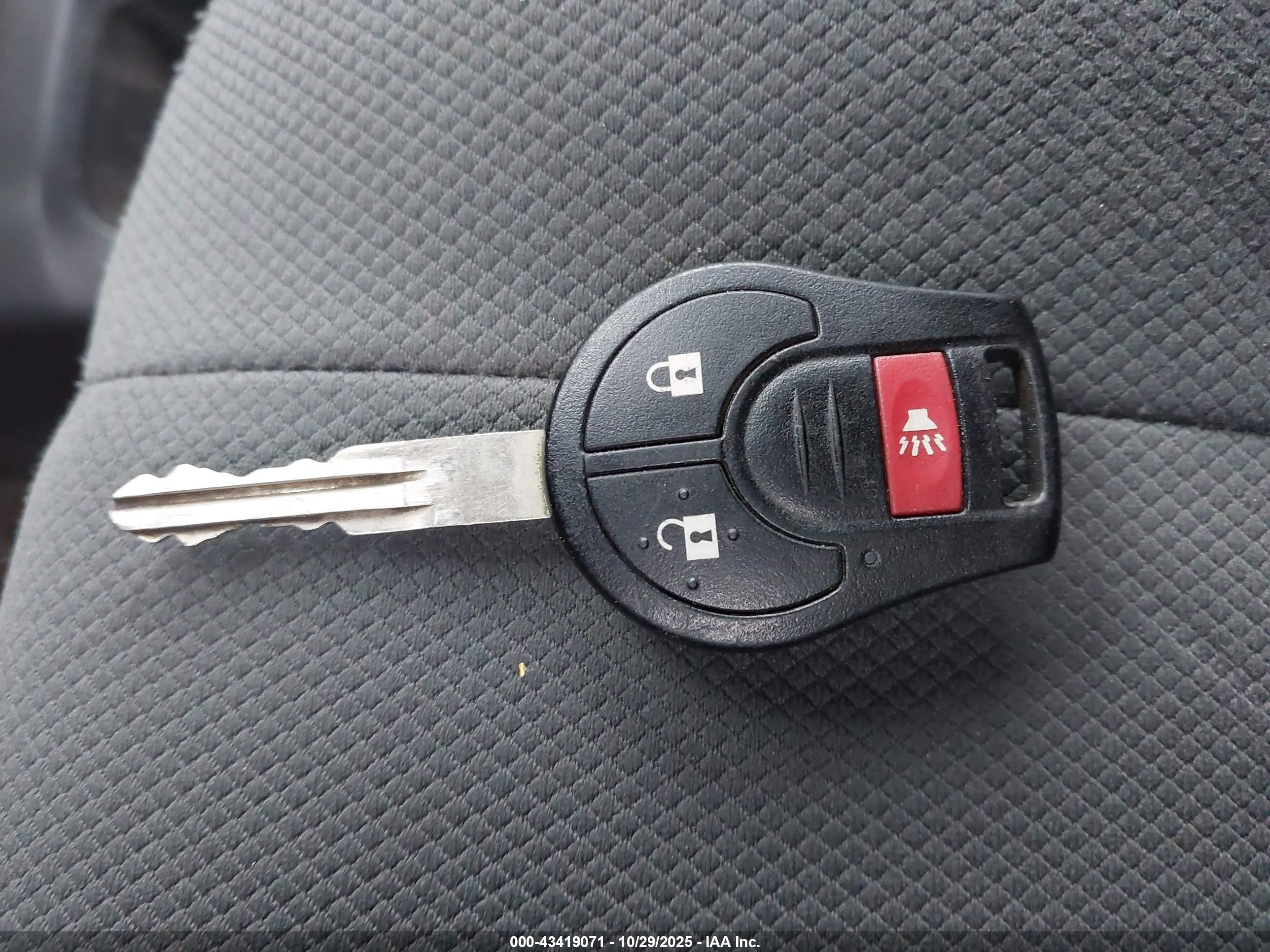 NISSAN NV200 image 11