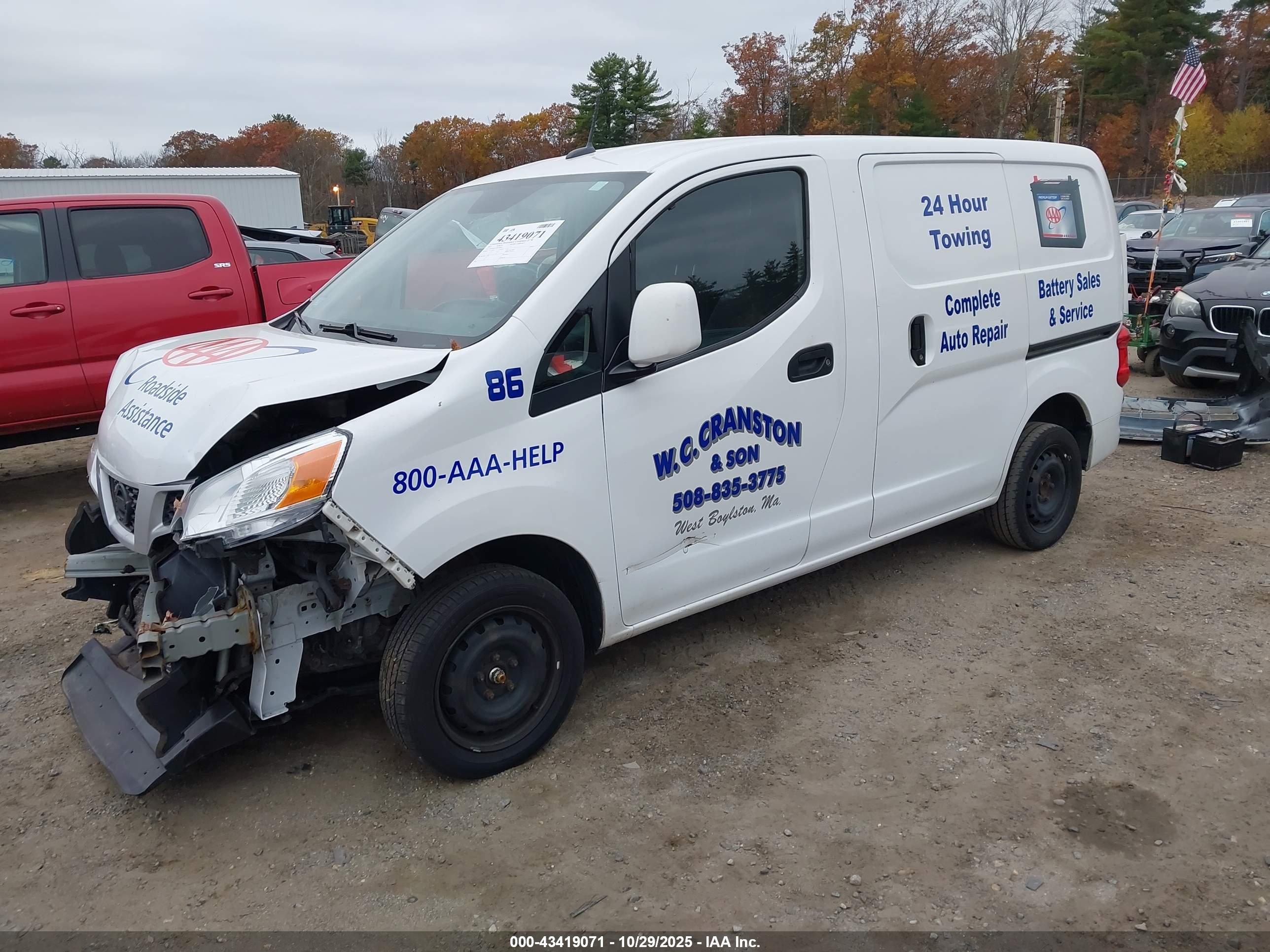 NISSAN NV200 image 2