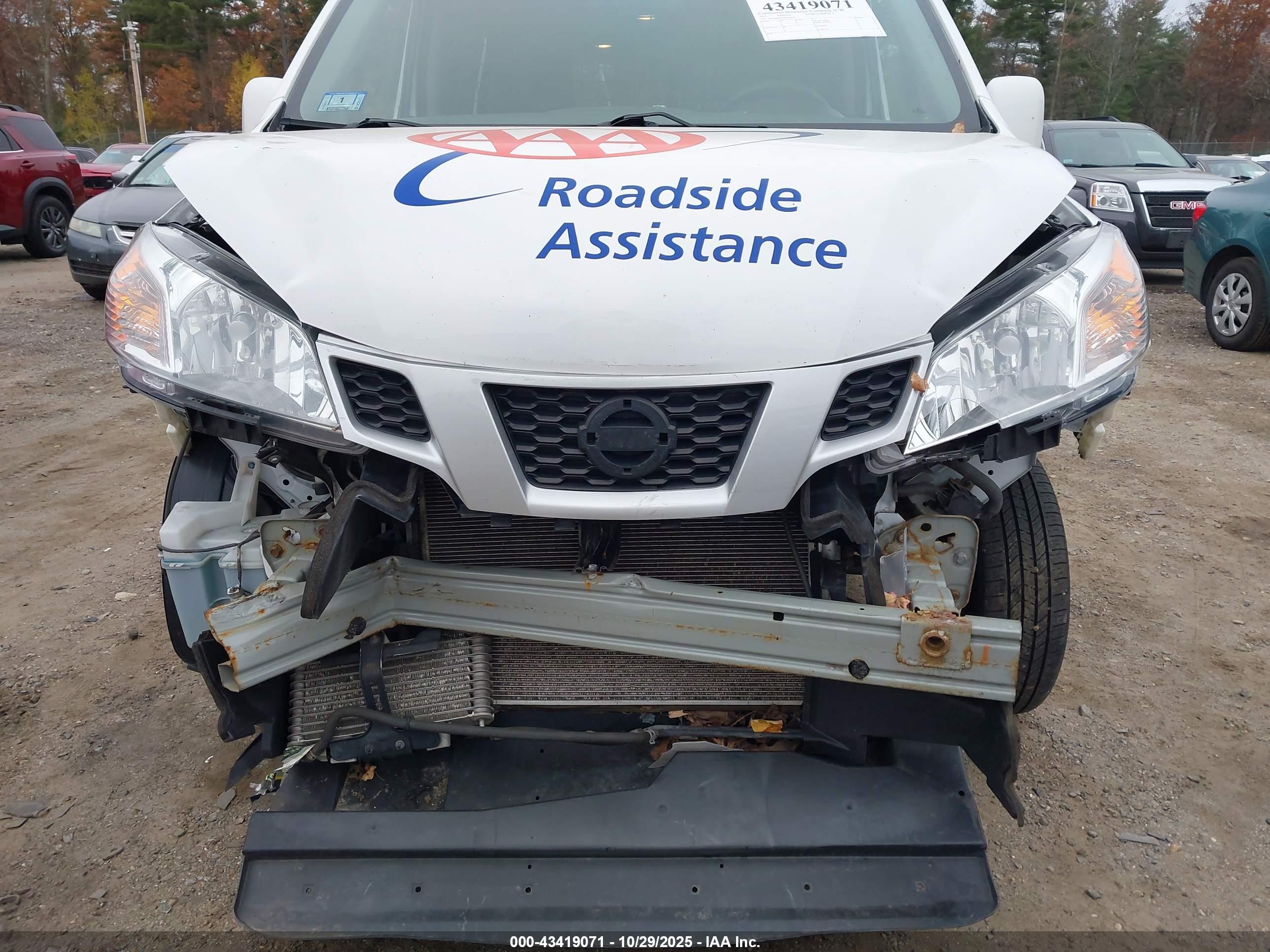 NISSAN NV200 image 6