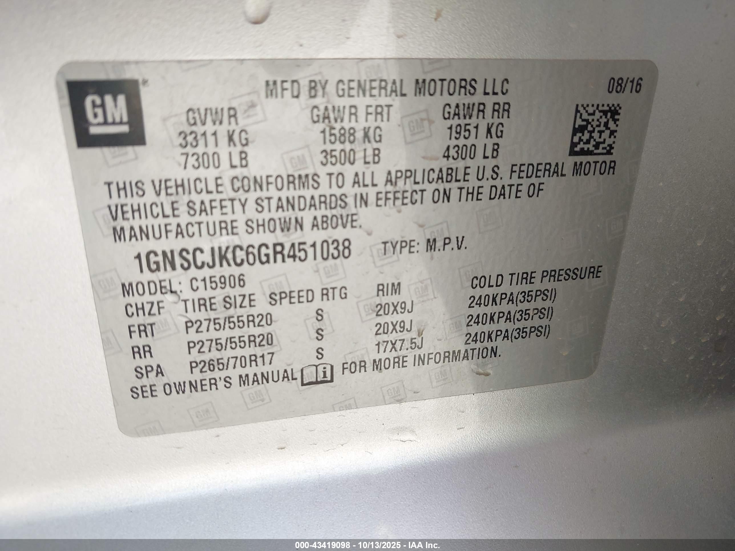 CHEVROLET SUBURBAN image 9