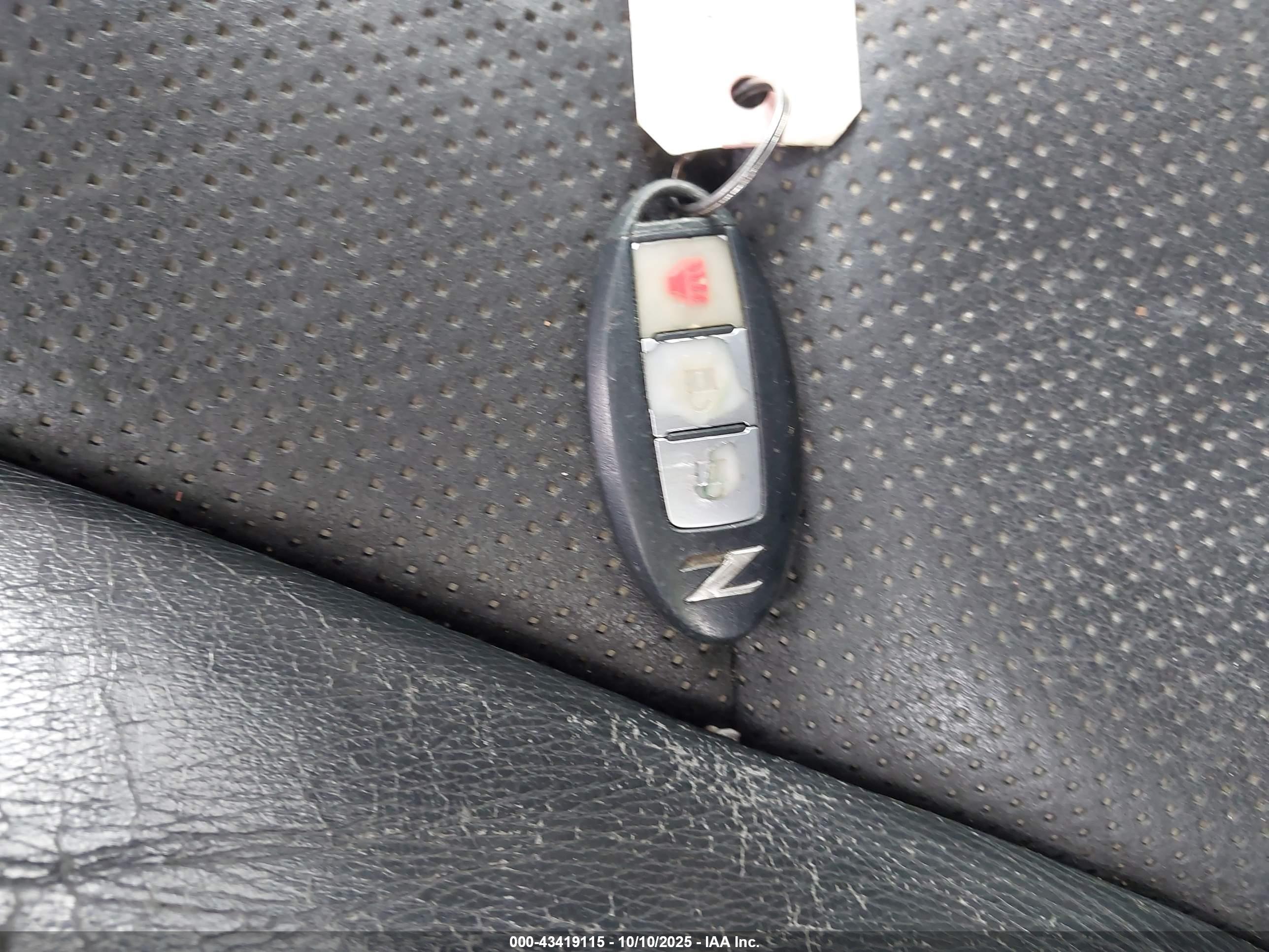 NISSAN 370Z image 11