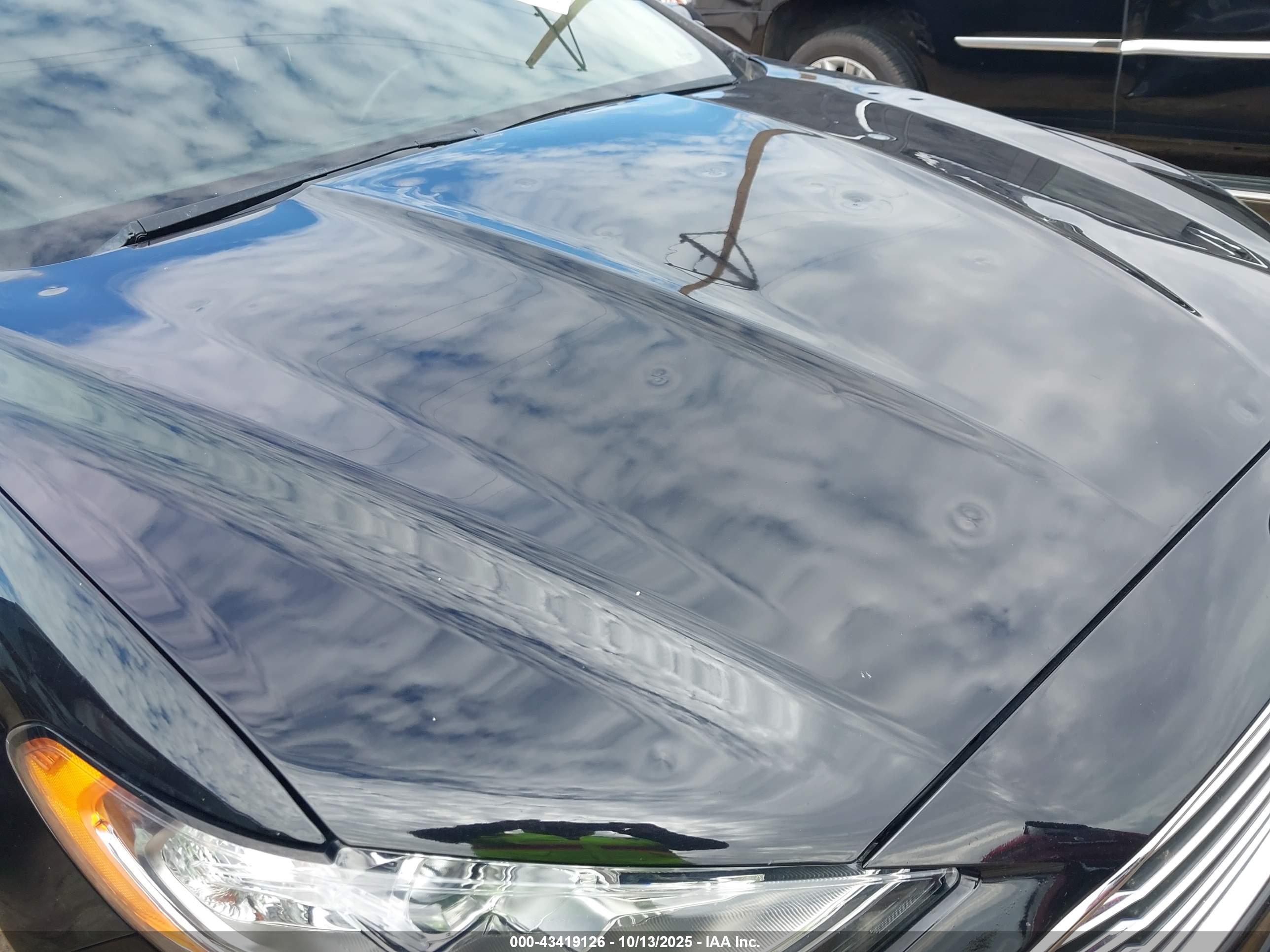 FORD FUSION image 6