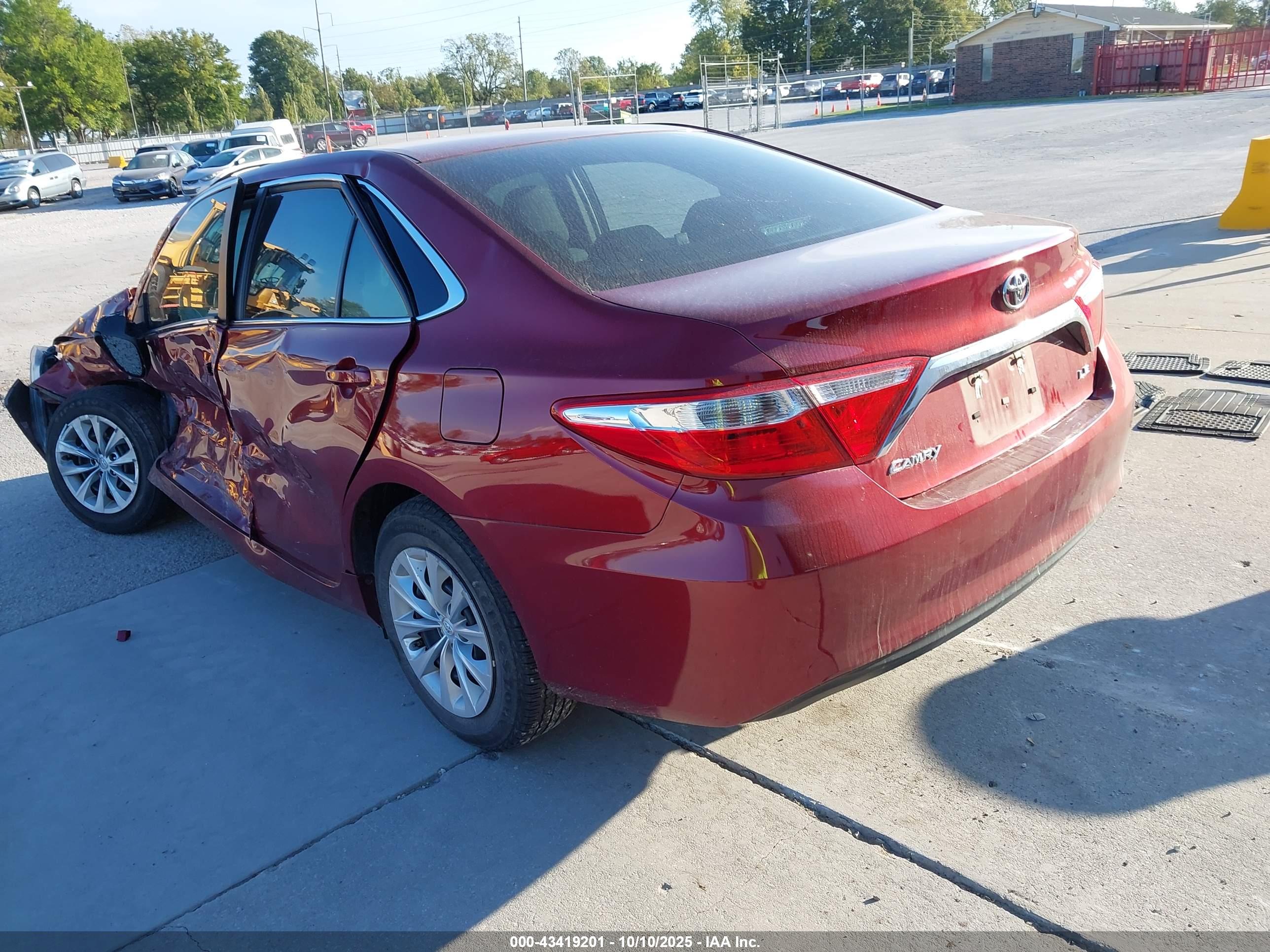 TOYOTA CAMRY image 3