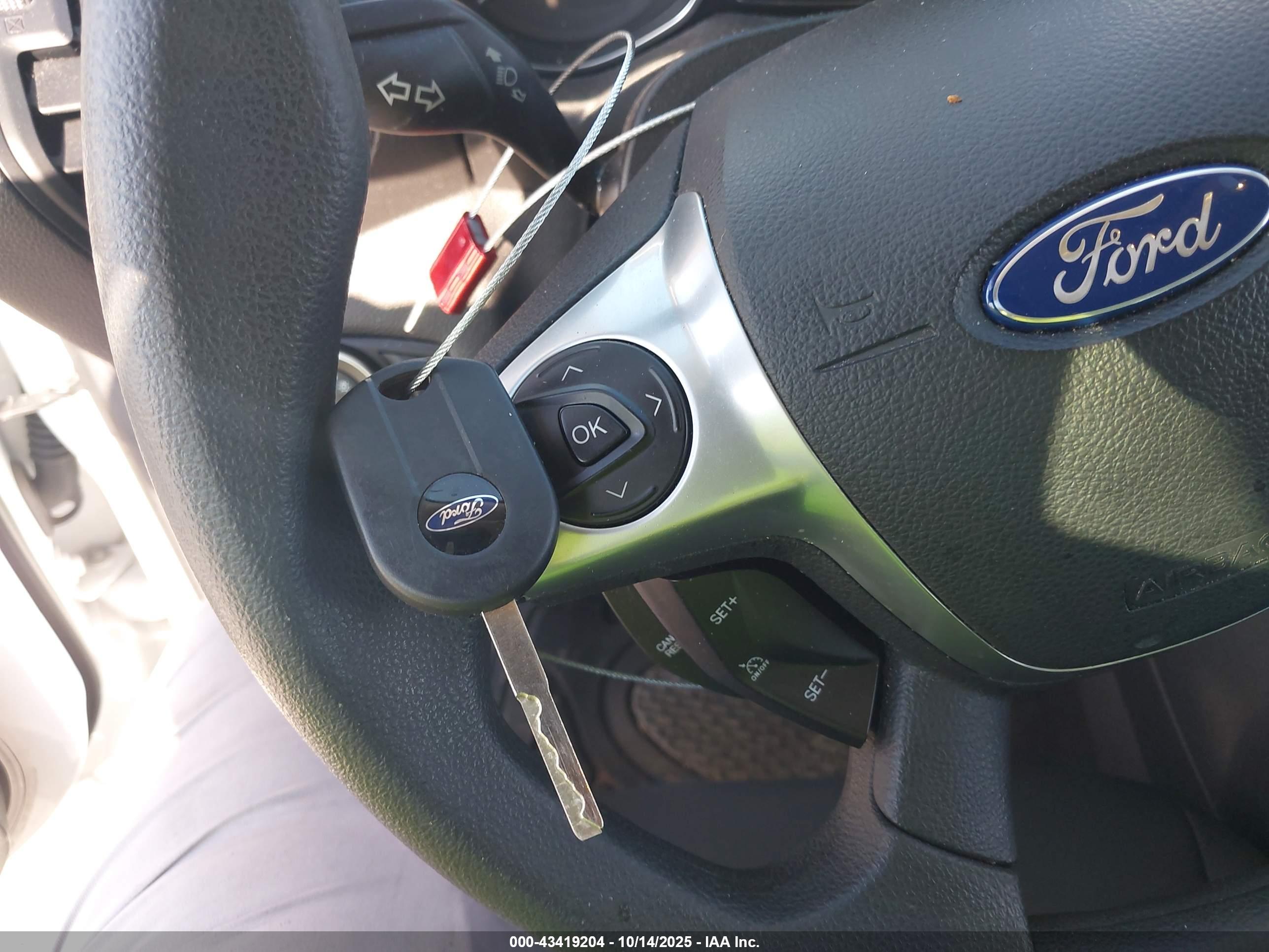 FORD ESCAPE image 11