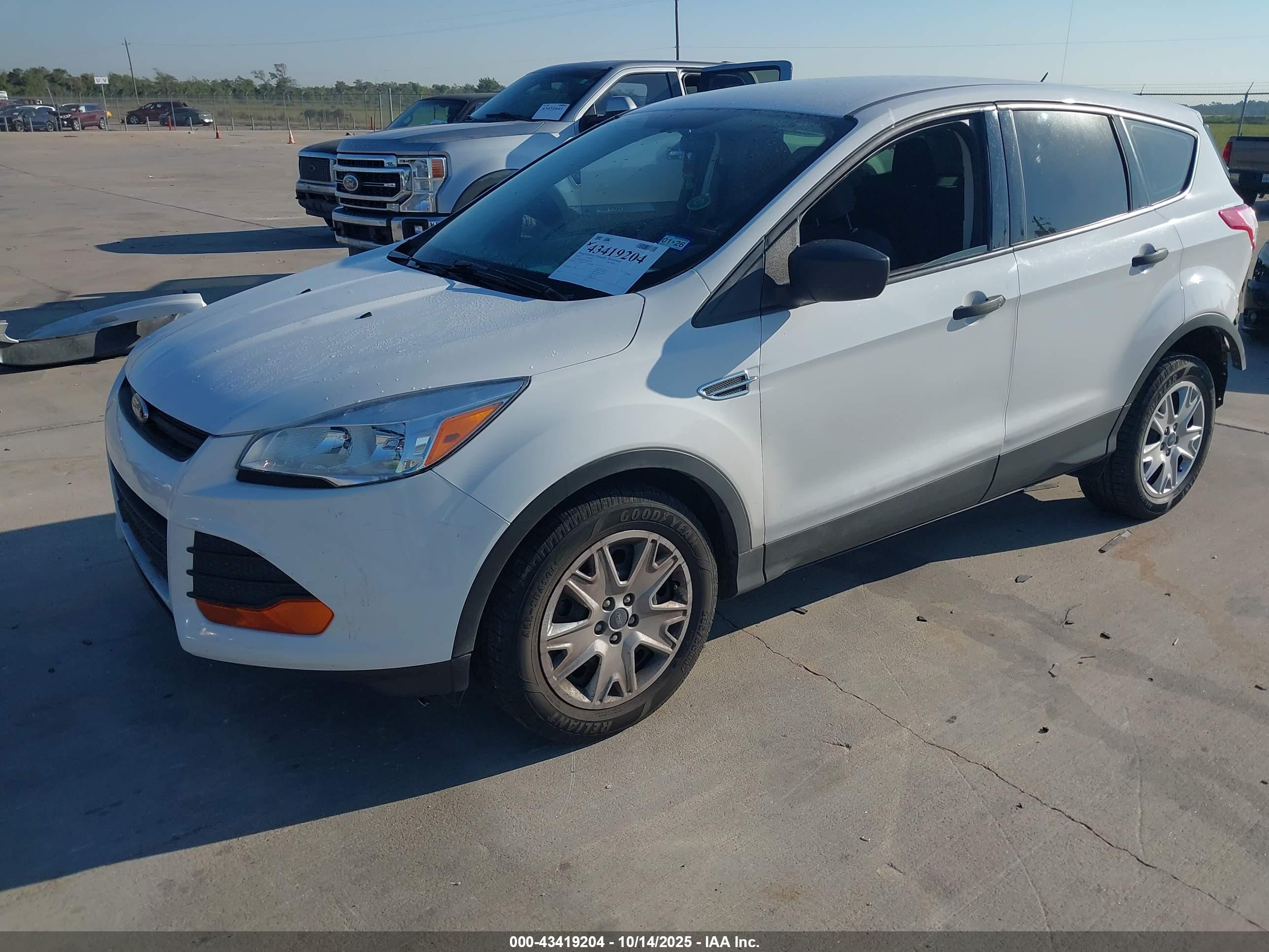 FORD ESCAPE image 2