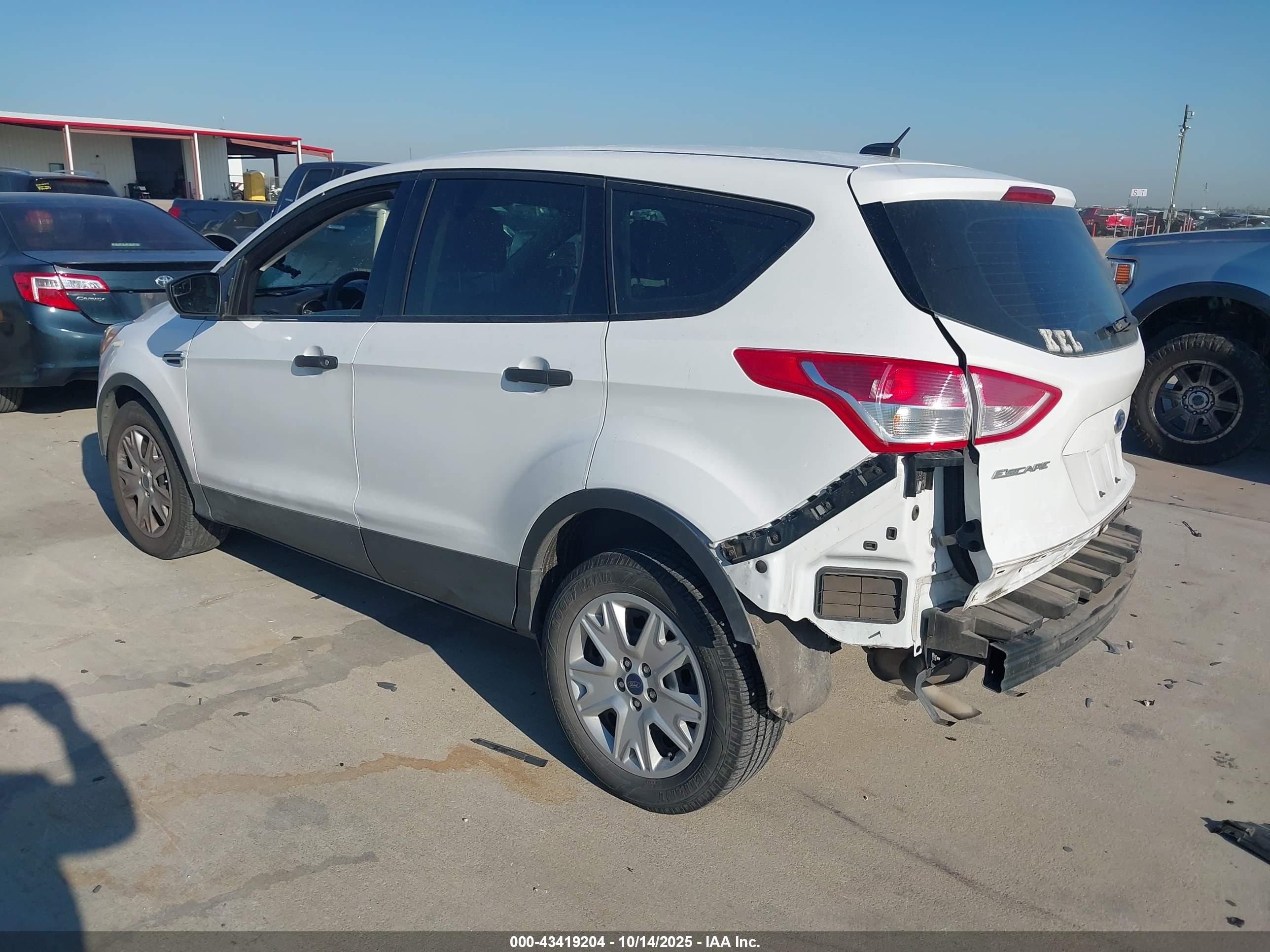 FORD ESCAPE image 3