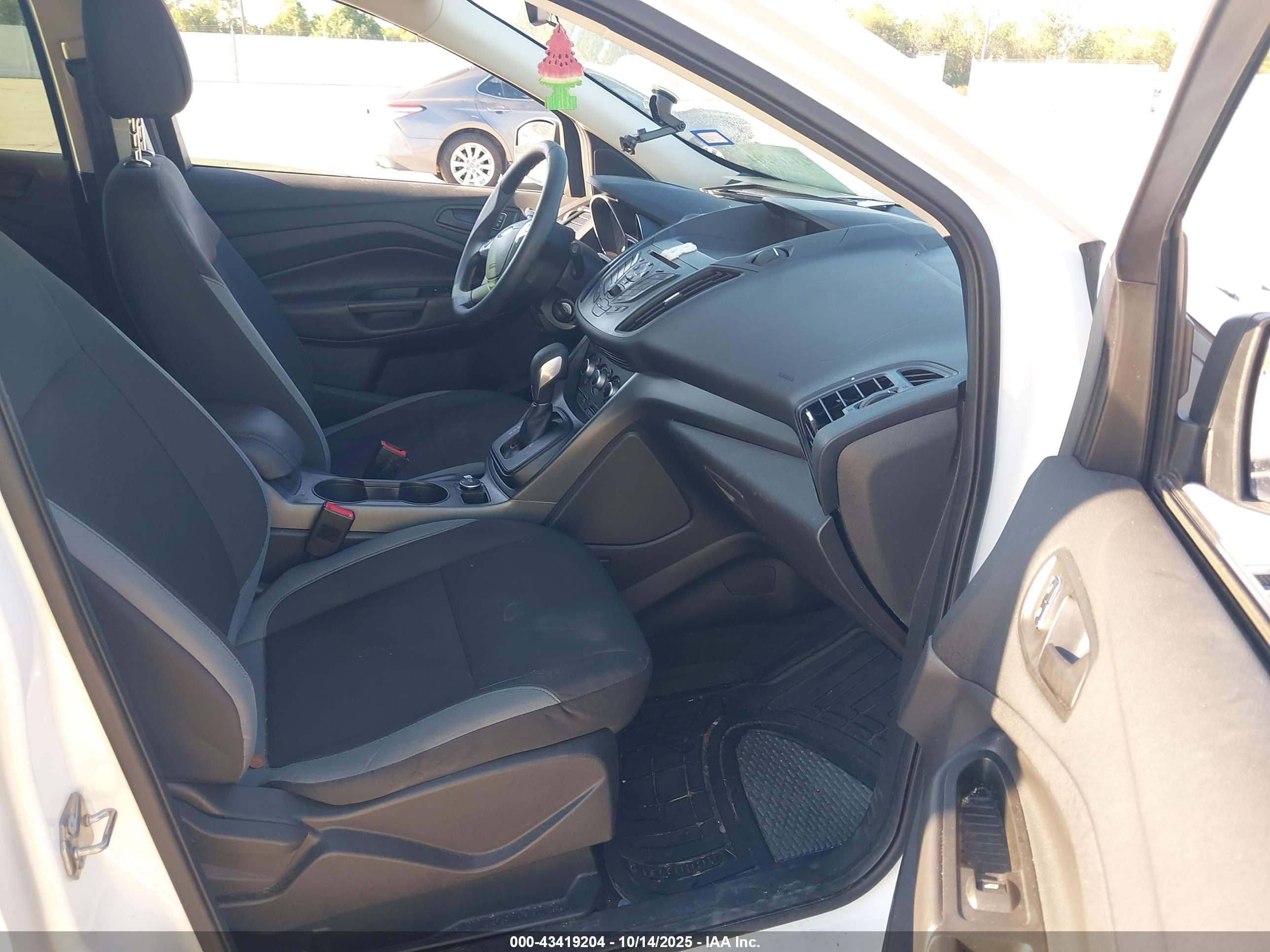 FORD ESCAPE image 5