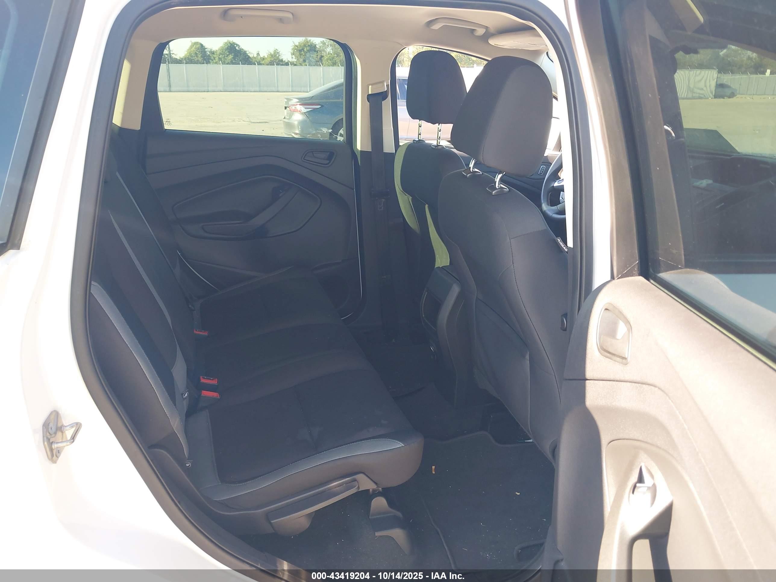 FORD ESCAPE image 8
