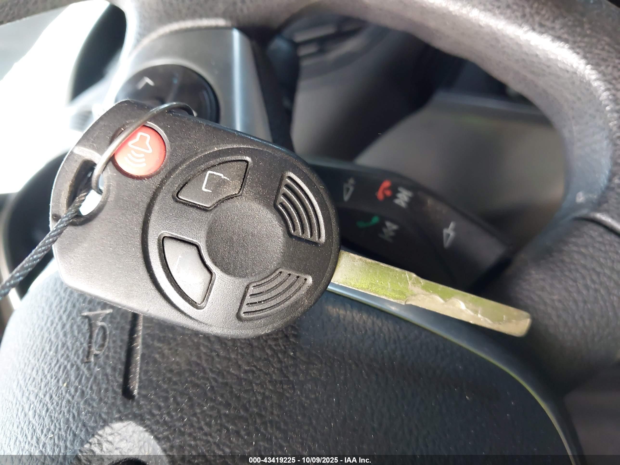 FORD ESCAPE image 11