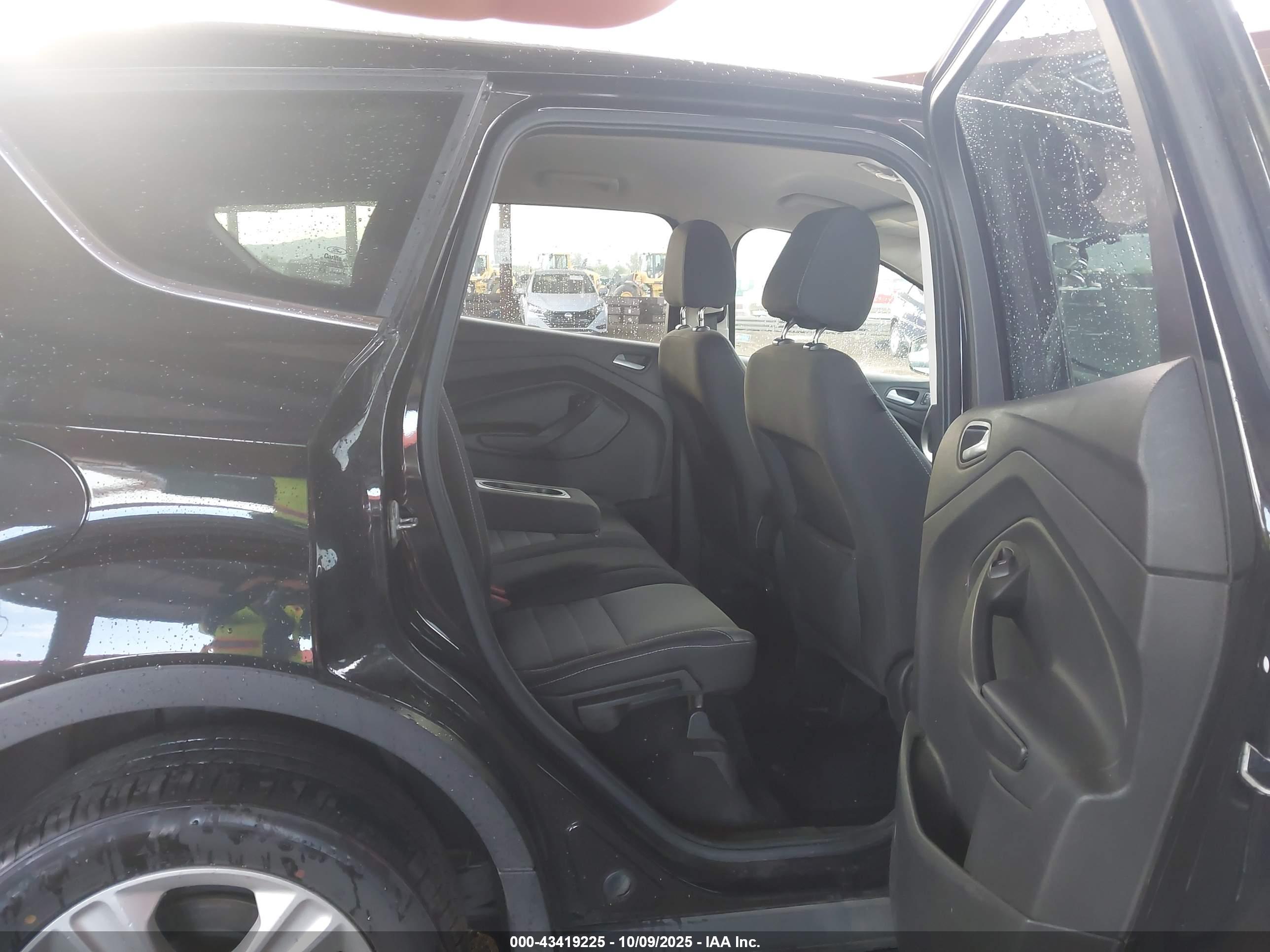 FORD ESCAPE image 8