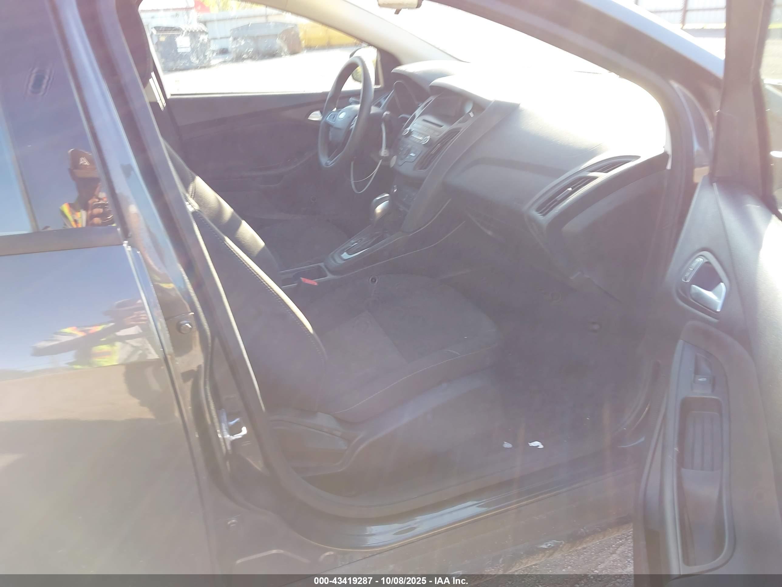 FORD FOCUS image 5