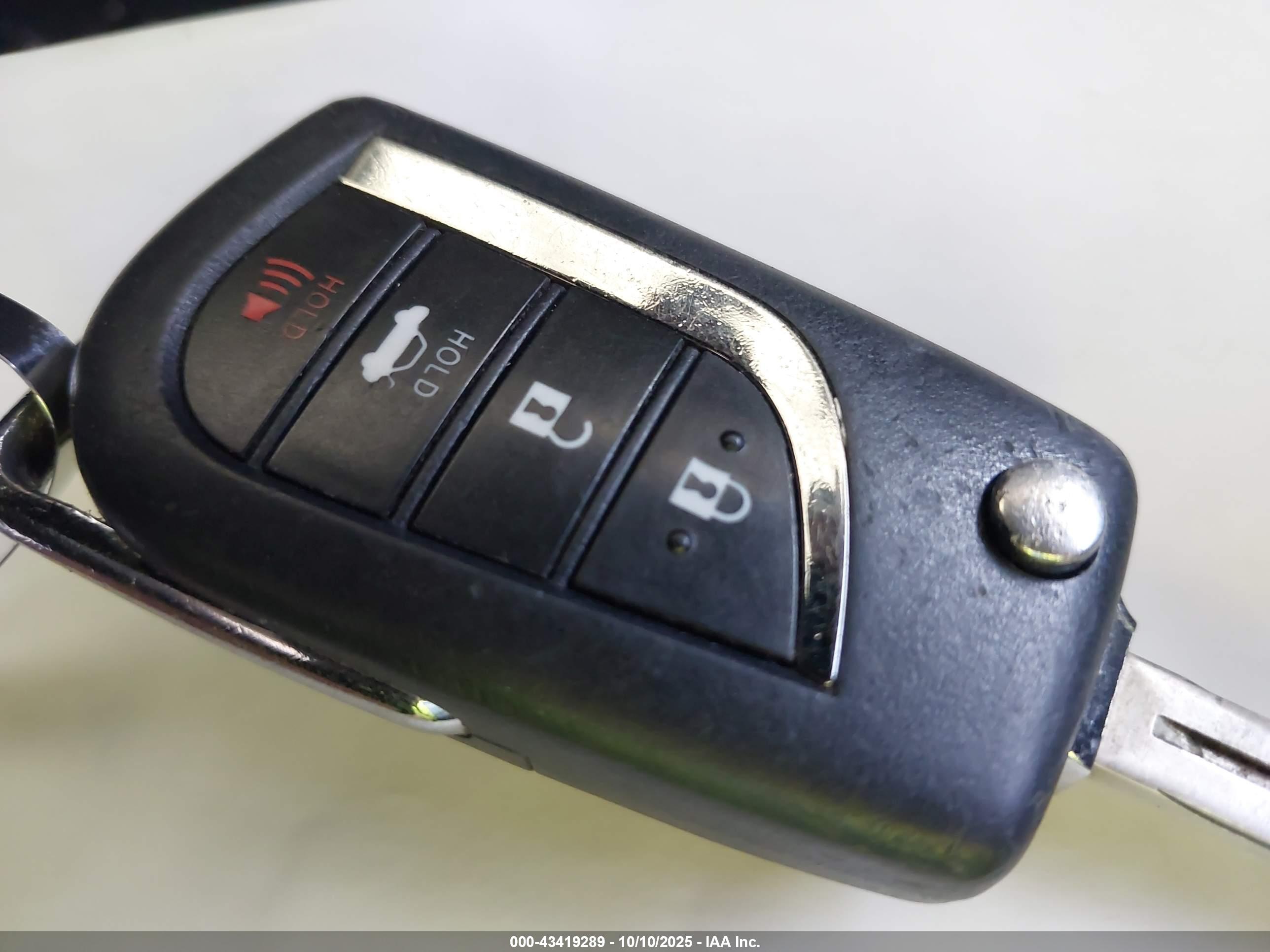 TOYOTA CAMRY image 11