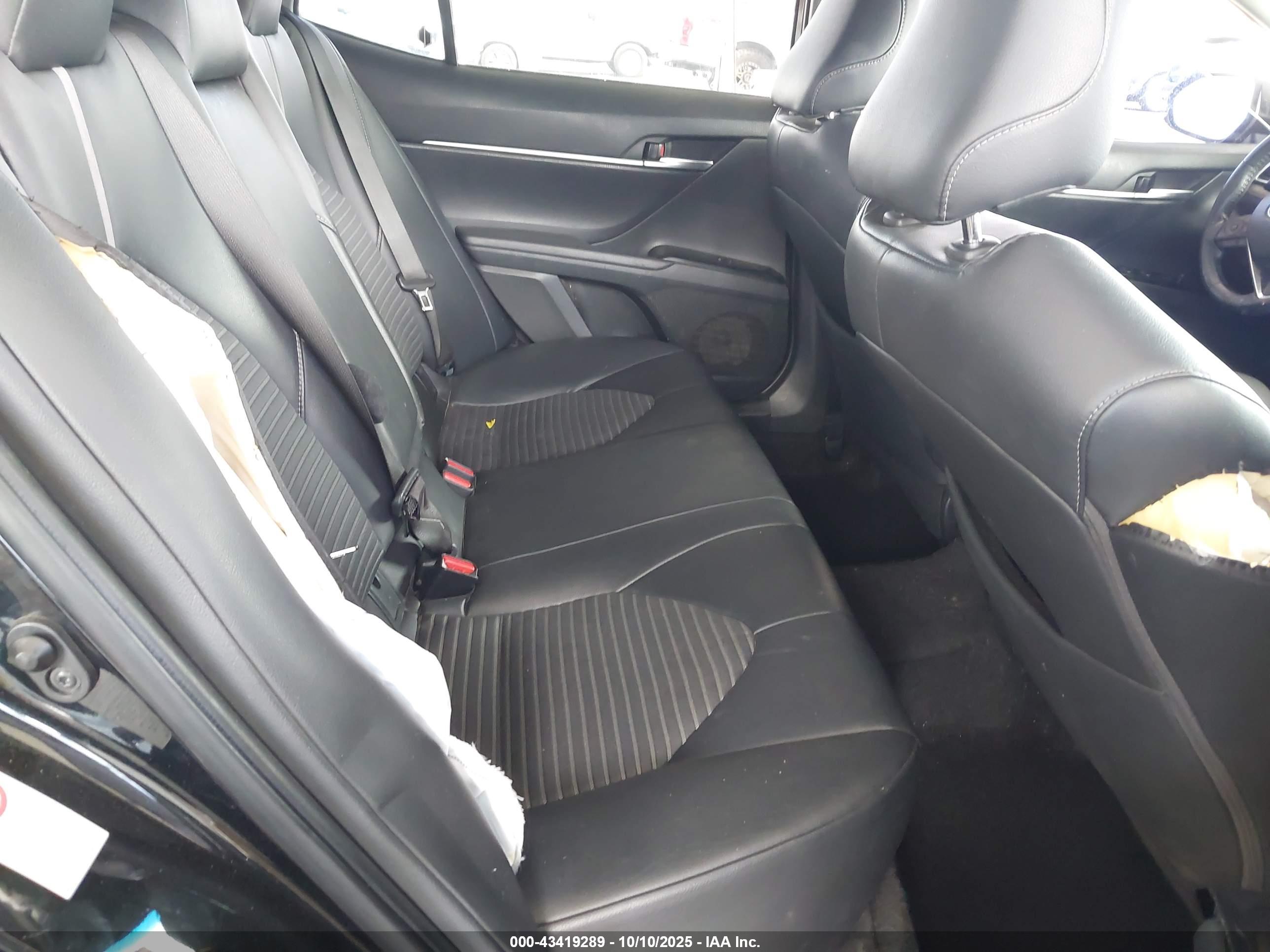 TOYOTA CAMRY image 8