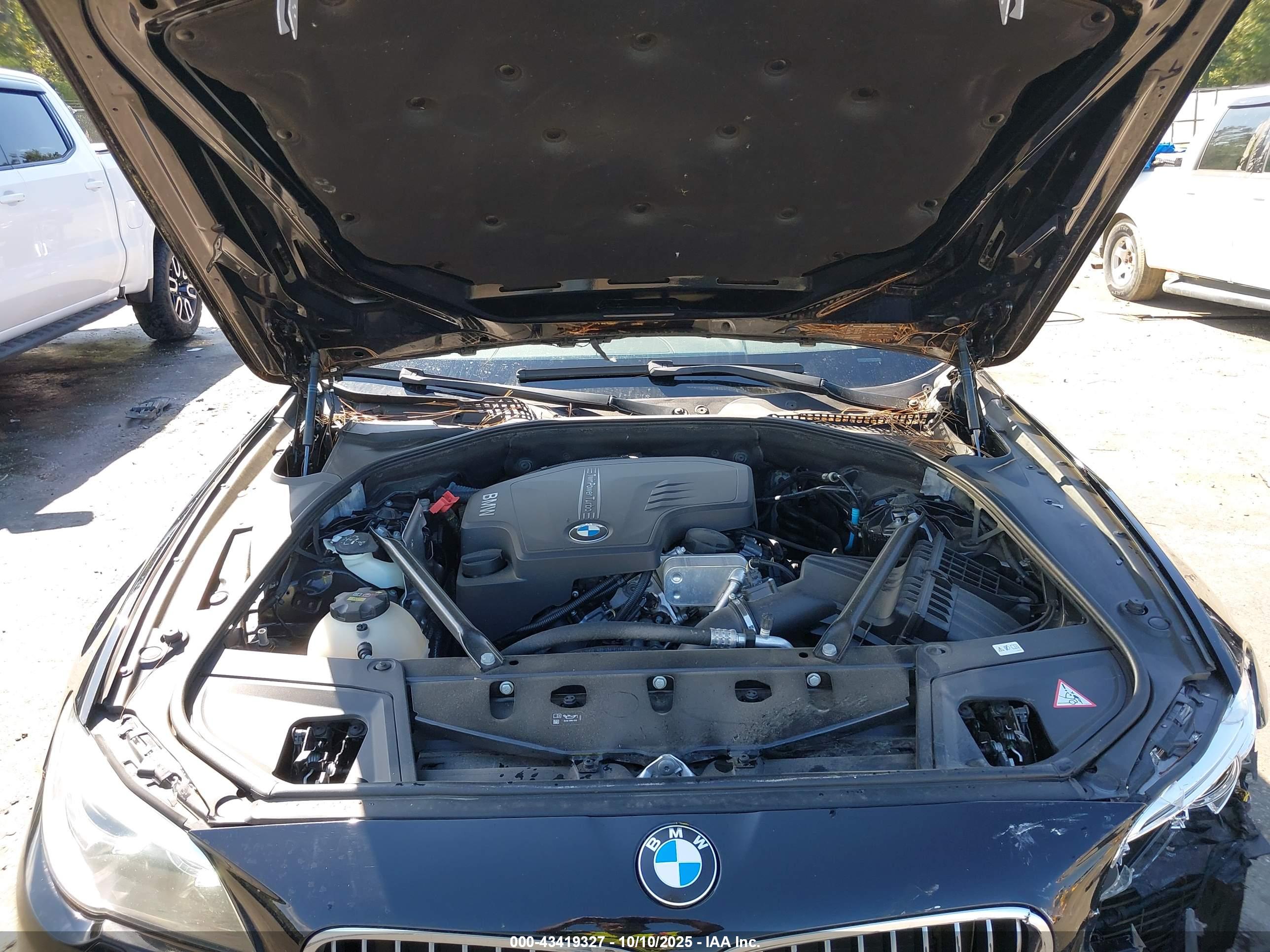 BMW 528I image 10