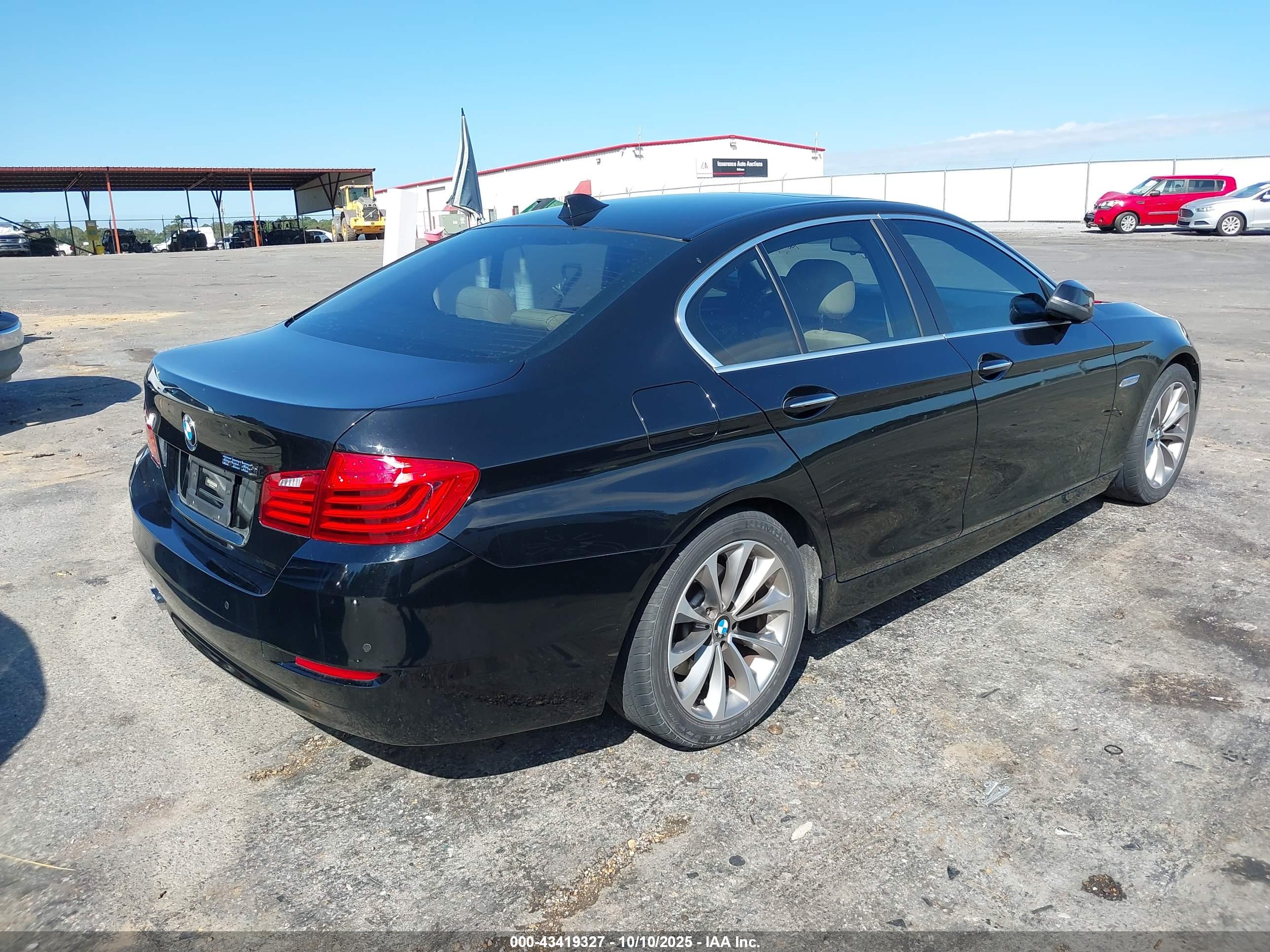 BMW 528I image 4