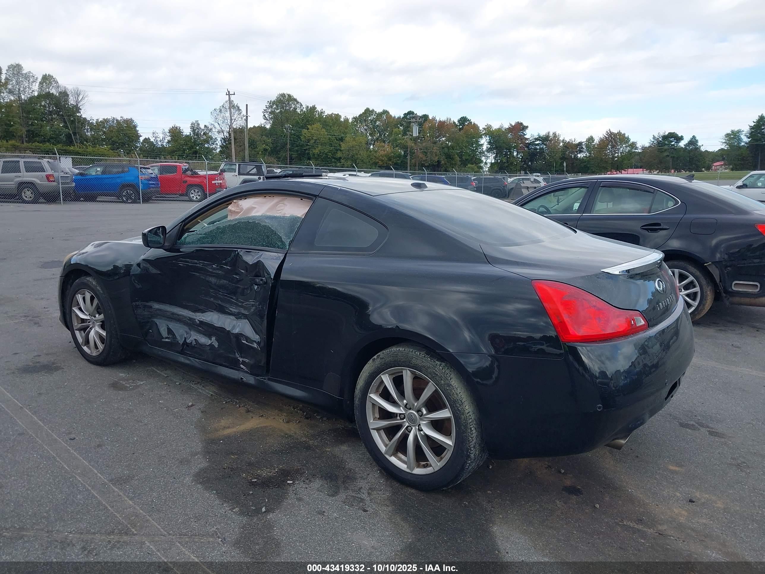 INFINITI G37X image 3