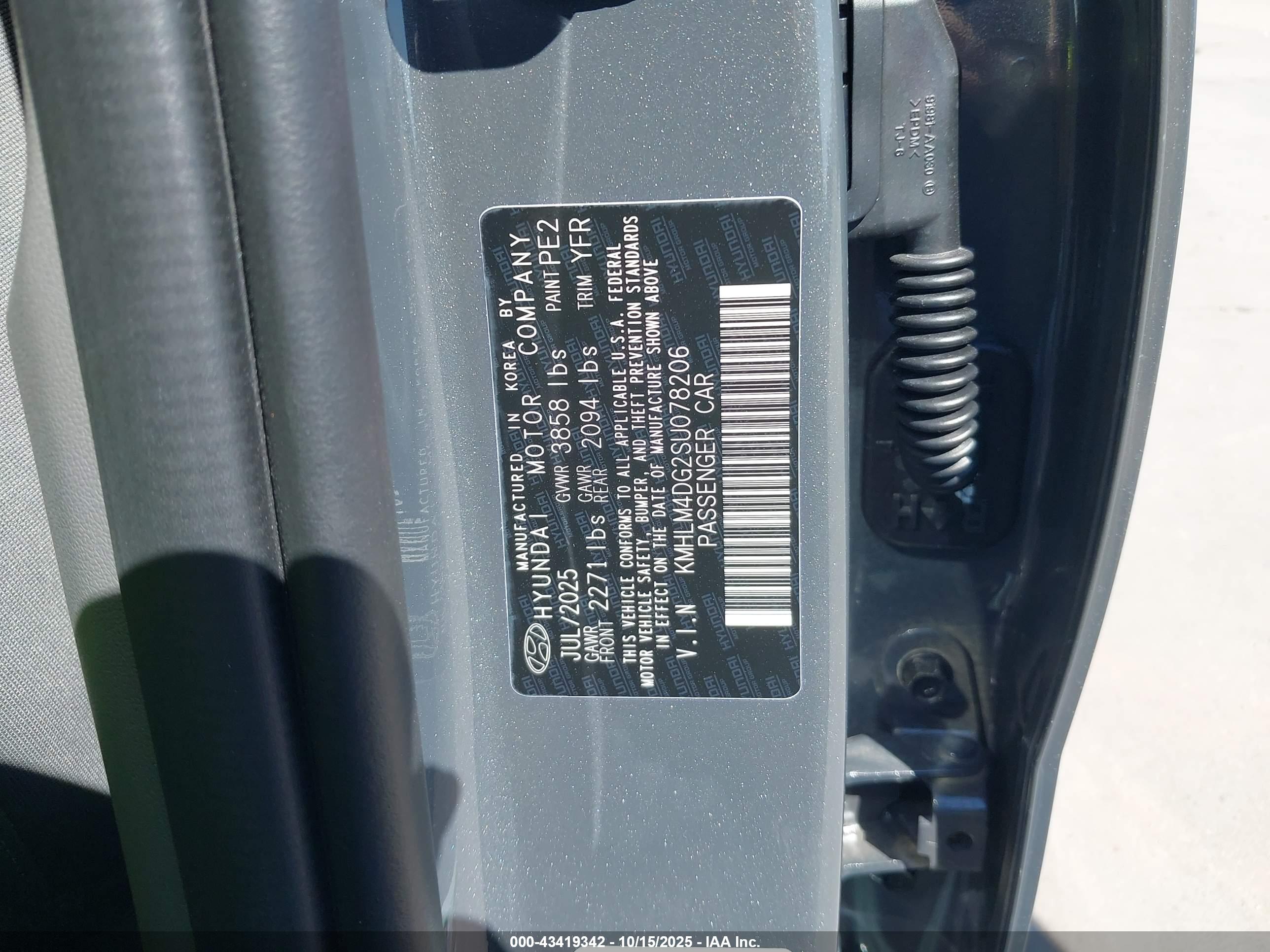 HYUNDAI ELANTRA image 9
