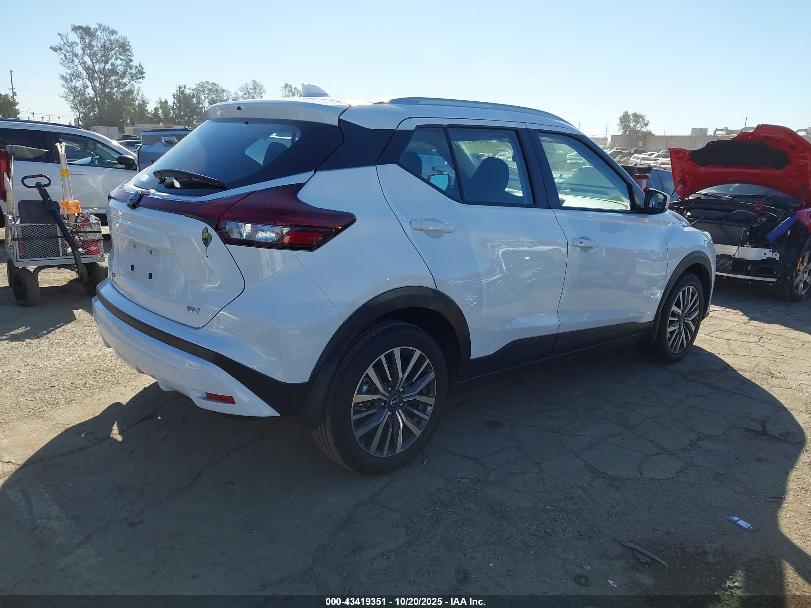 NISSAN KICKS image 4