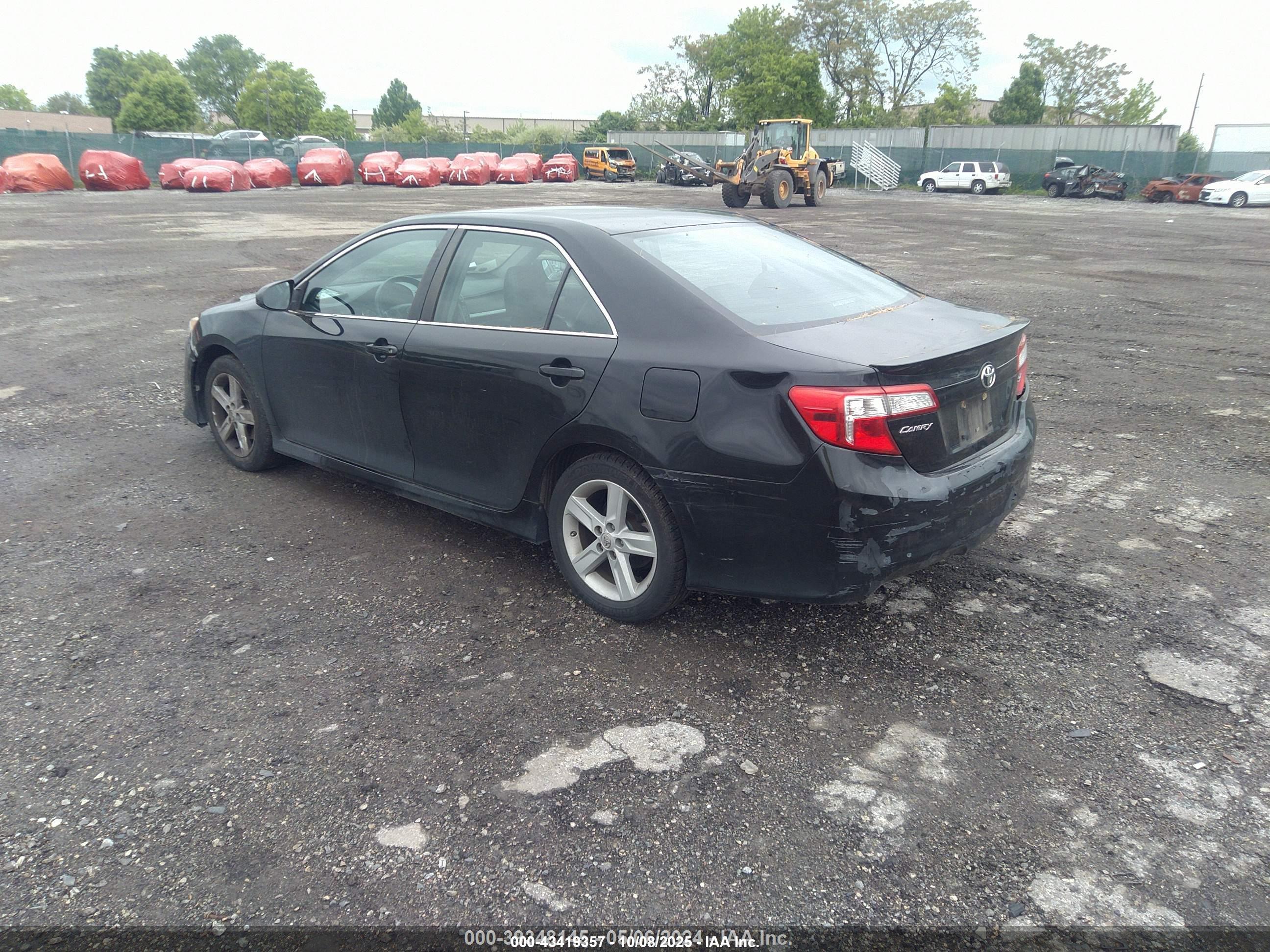 TOYOTA CAMRY image 3