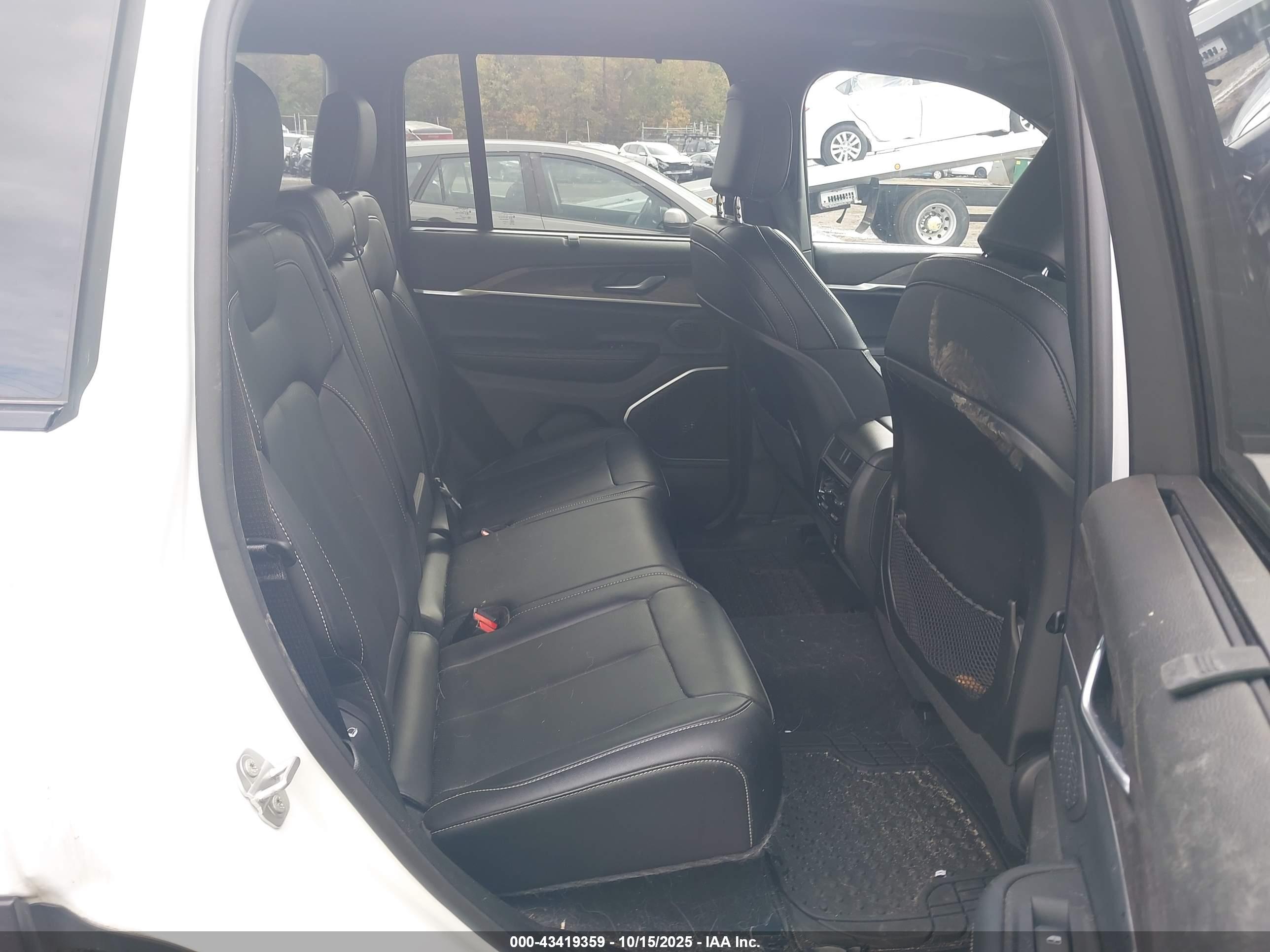JEEP GRAND image 8