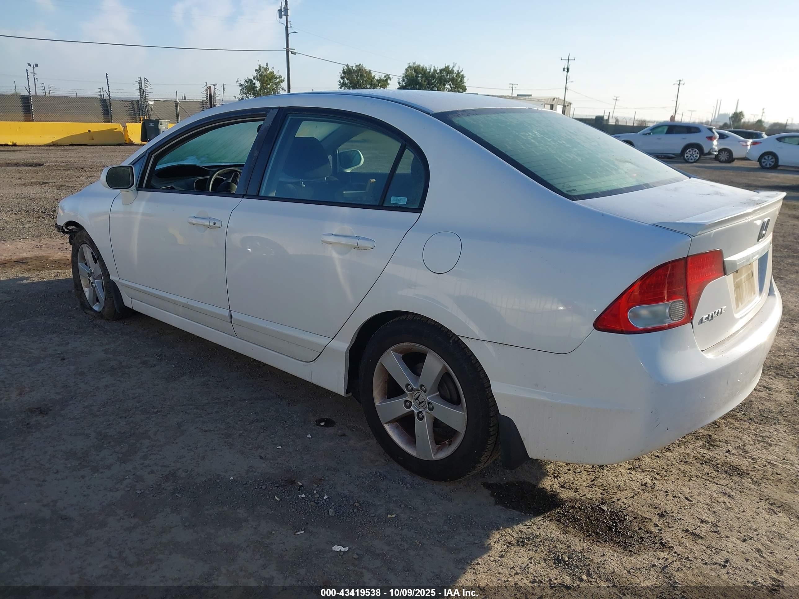 HONDA CIVIC image 3