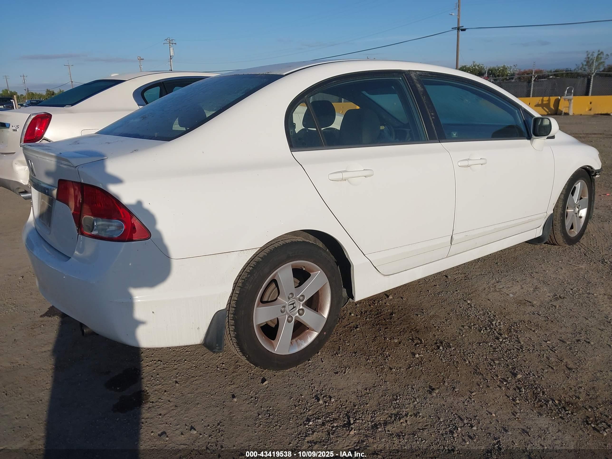 HONDA CIVIC image 4