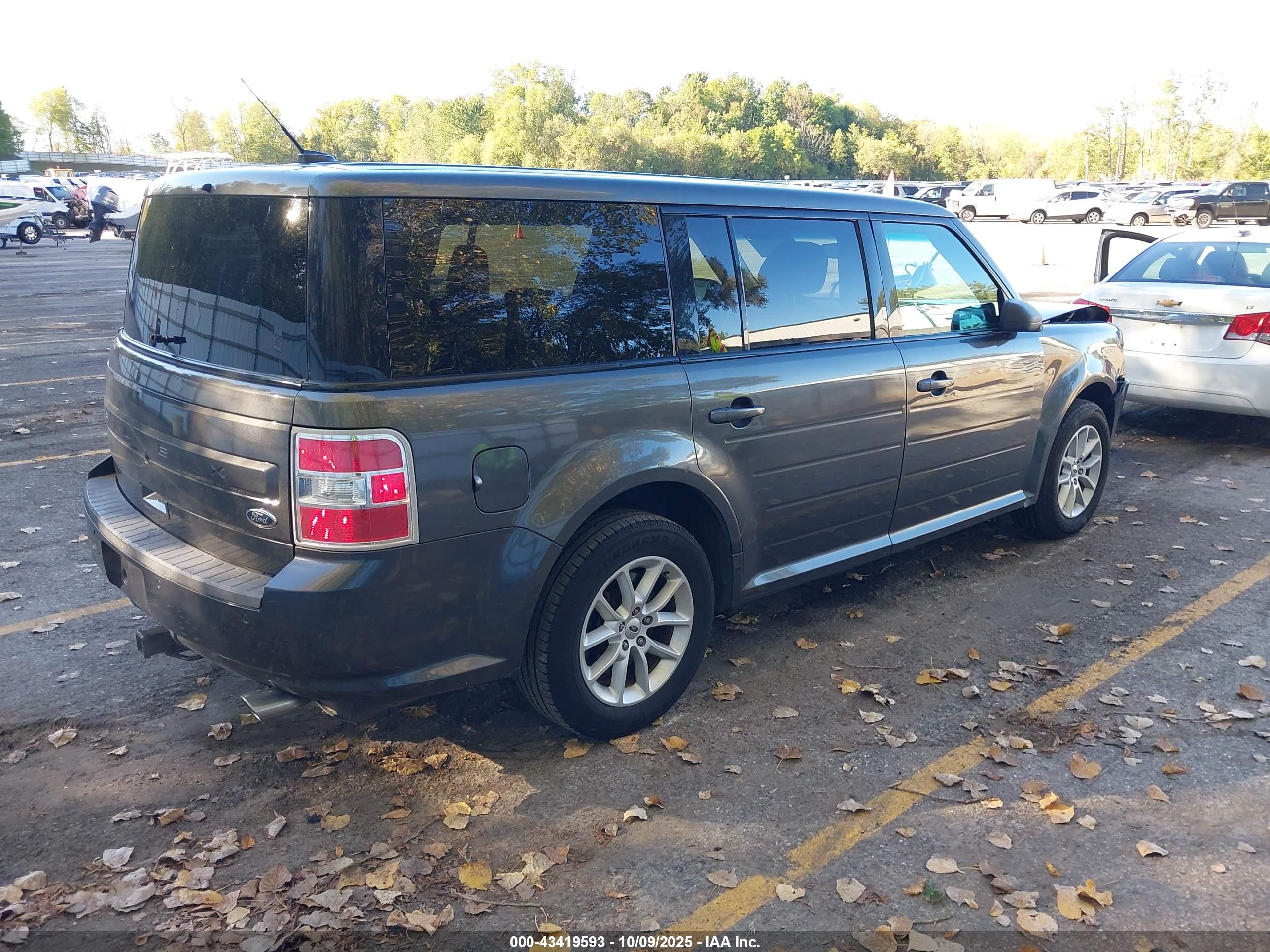 FORD FLEX image 4