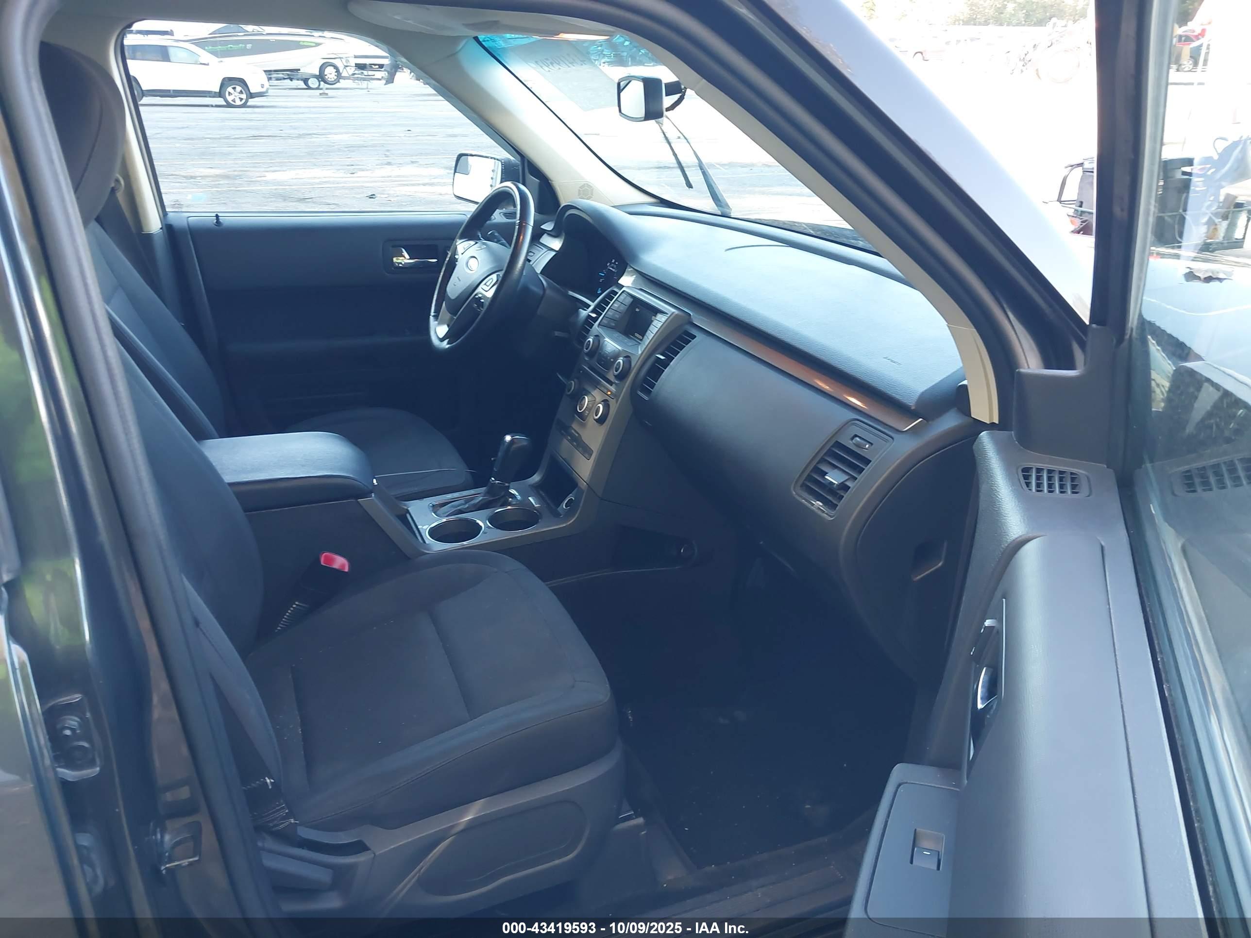 FORD FLEX image 5