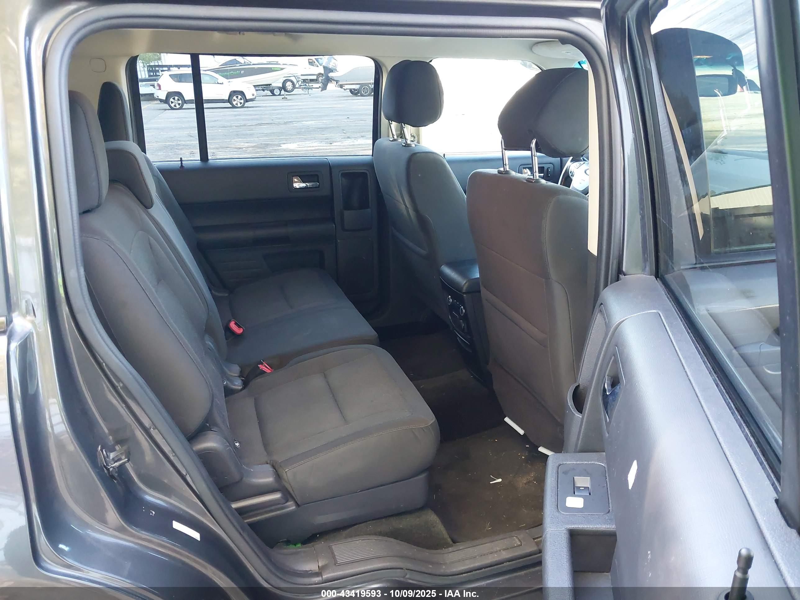 FORD FLEX image 8