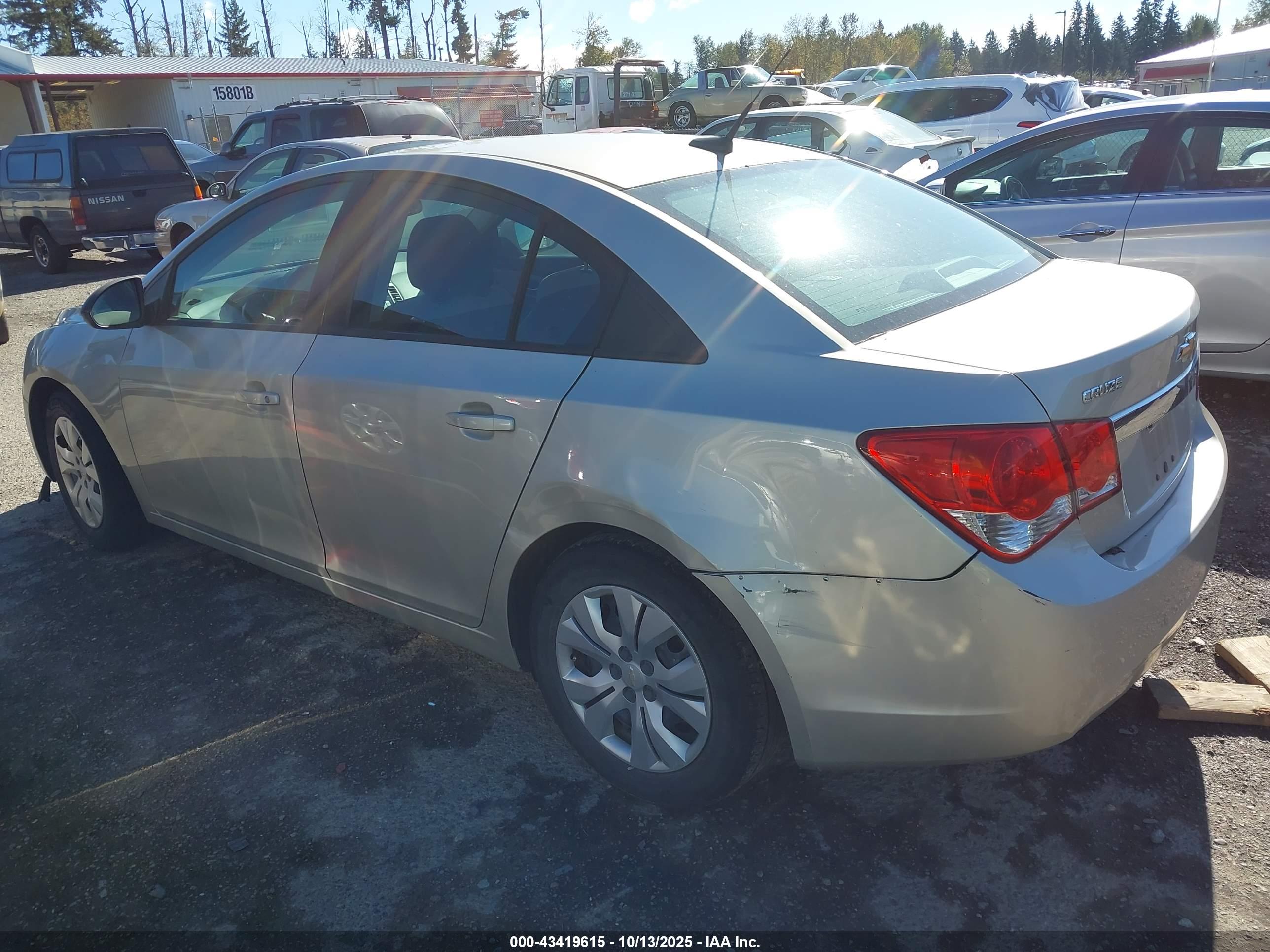 CHEVROLET CRUZE image 3