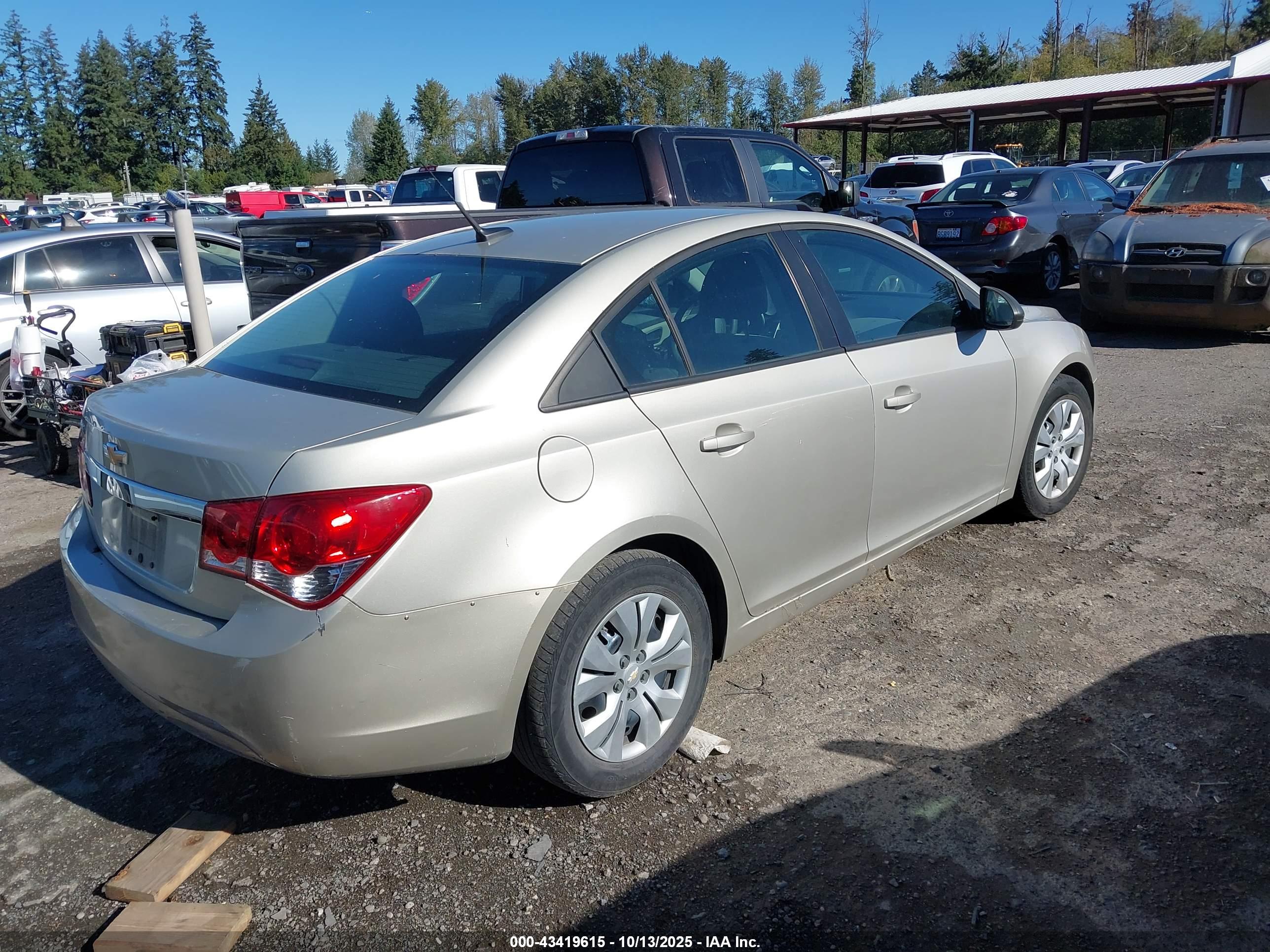 CHEVROLET CRUZE image 4