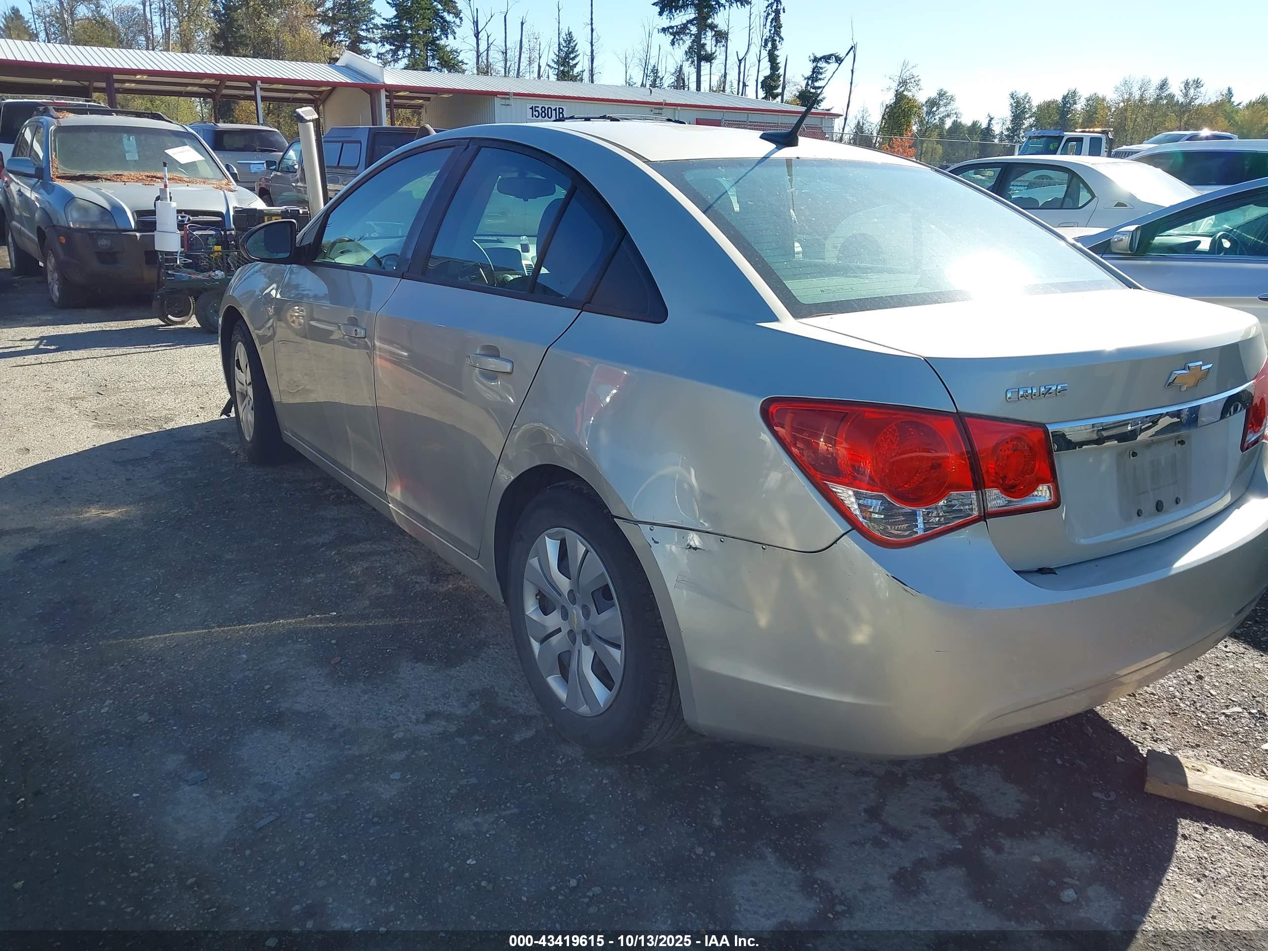 CHEVROLET CRUZE image 6