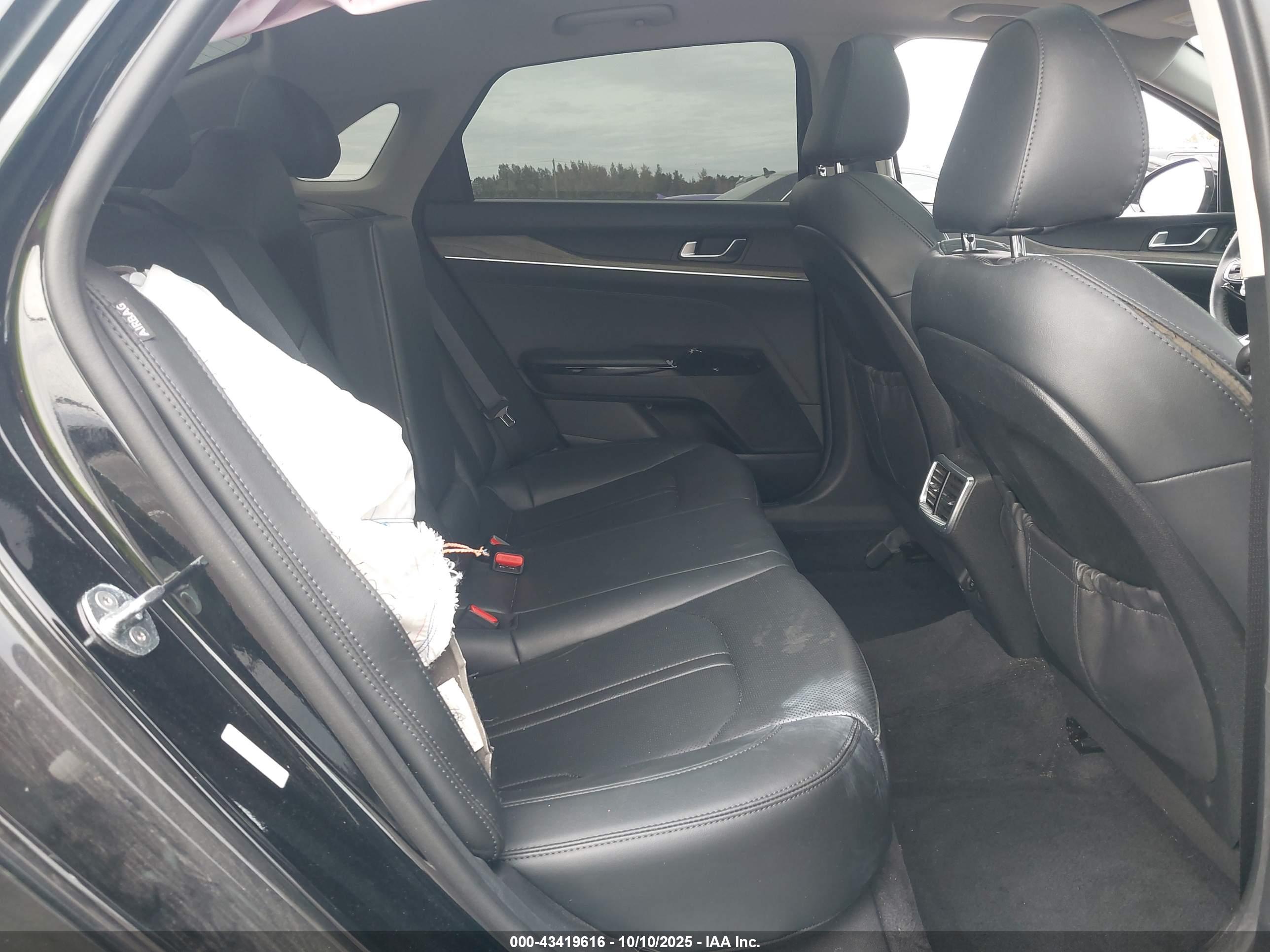KIA K5 image 8