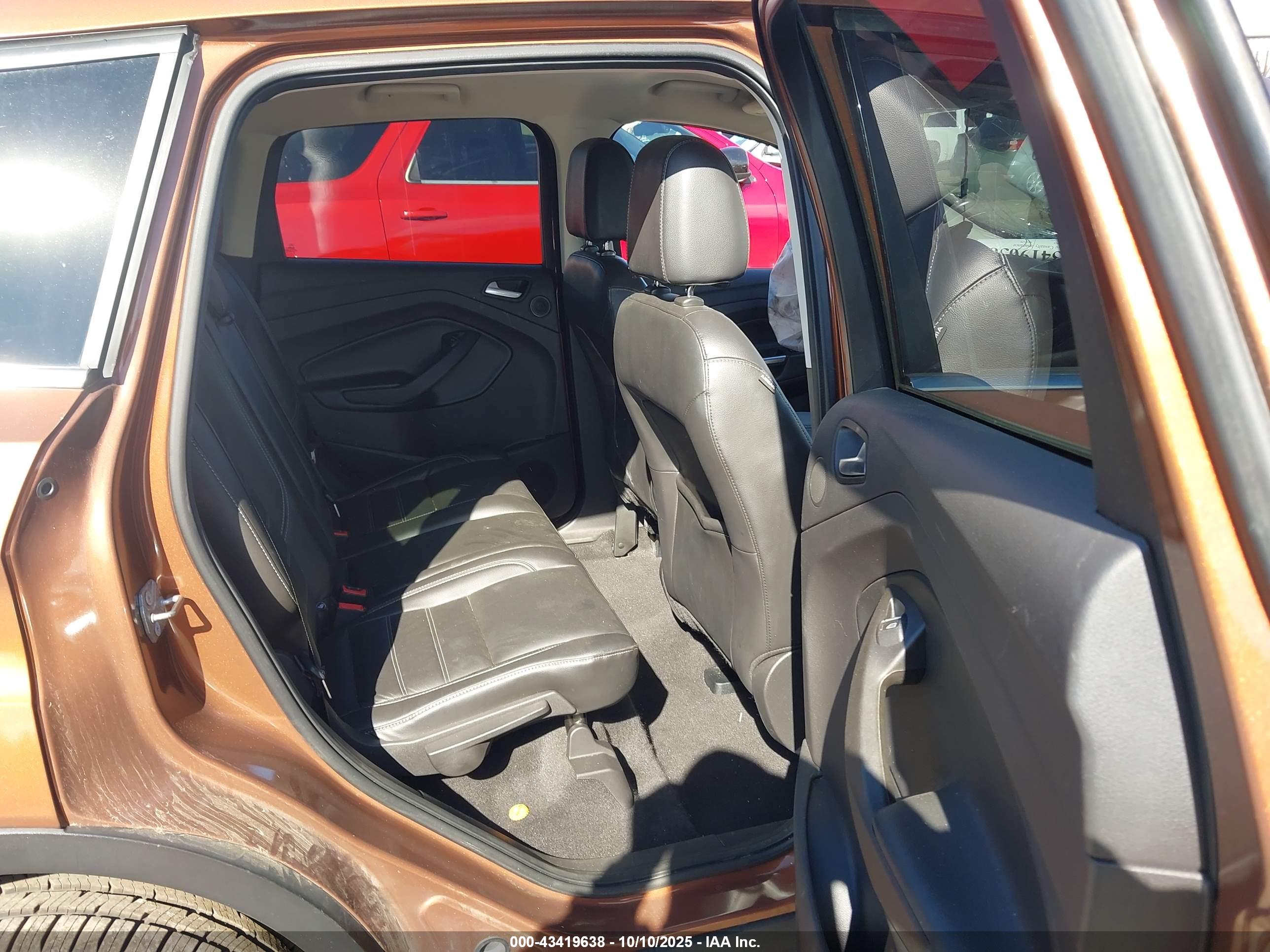 FORD ESCAPE image 8