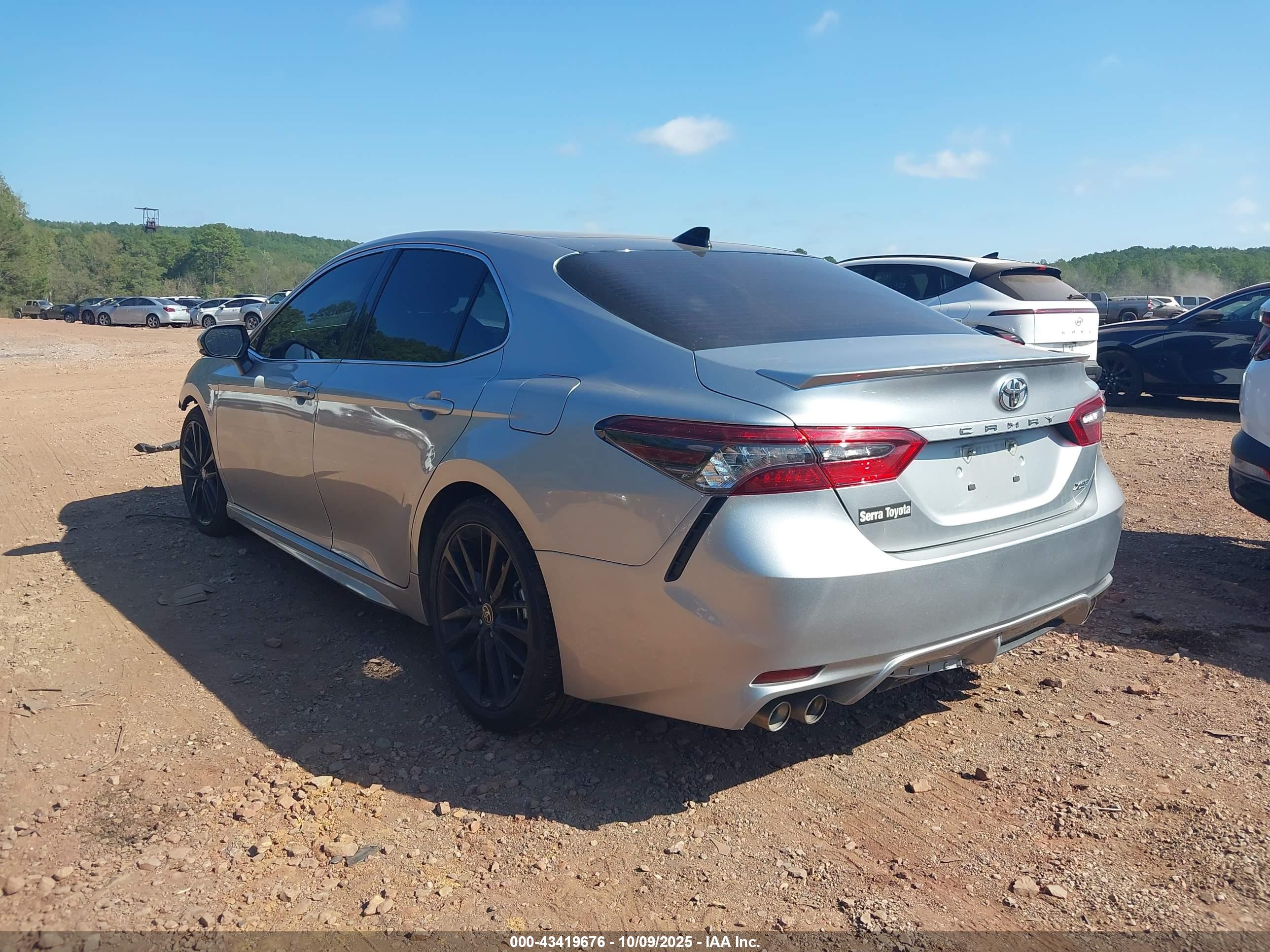 TOYOTA CAMRY image 3