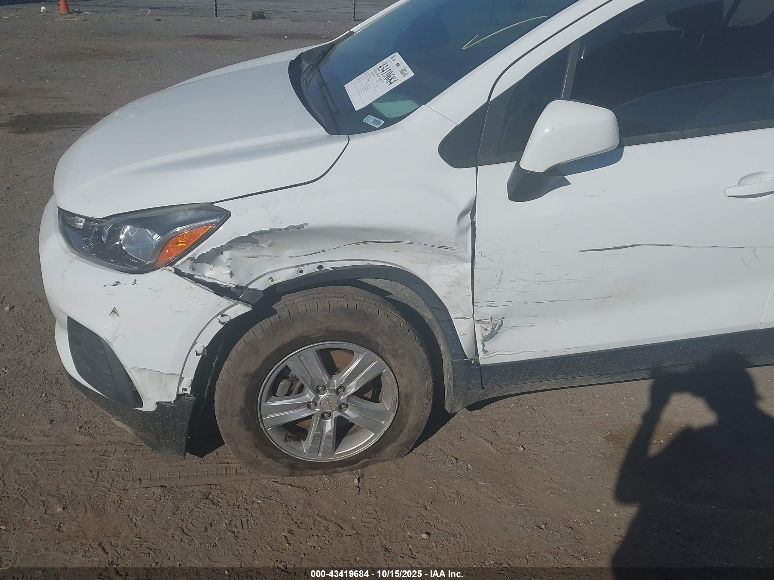 CHEVROLET TRAX image 6