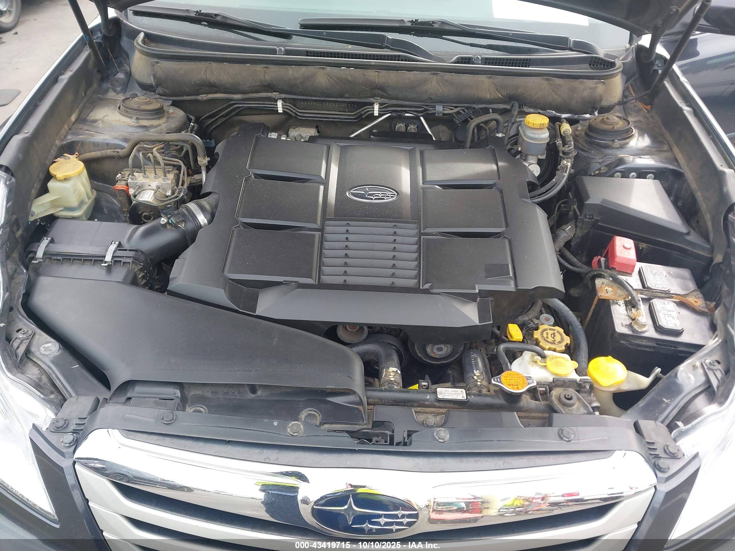 SUBARU OUTBACK image 10