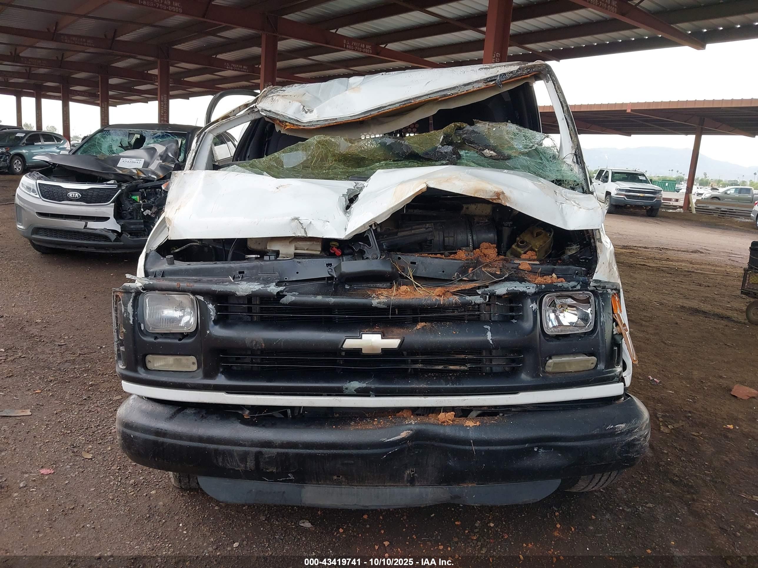 CHEVROLET EXPRESS image 6