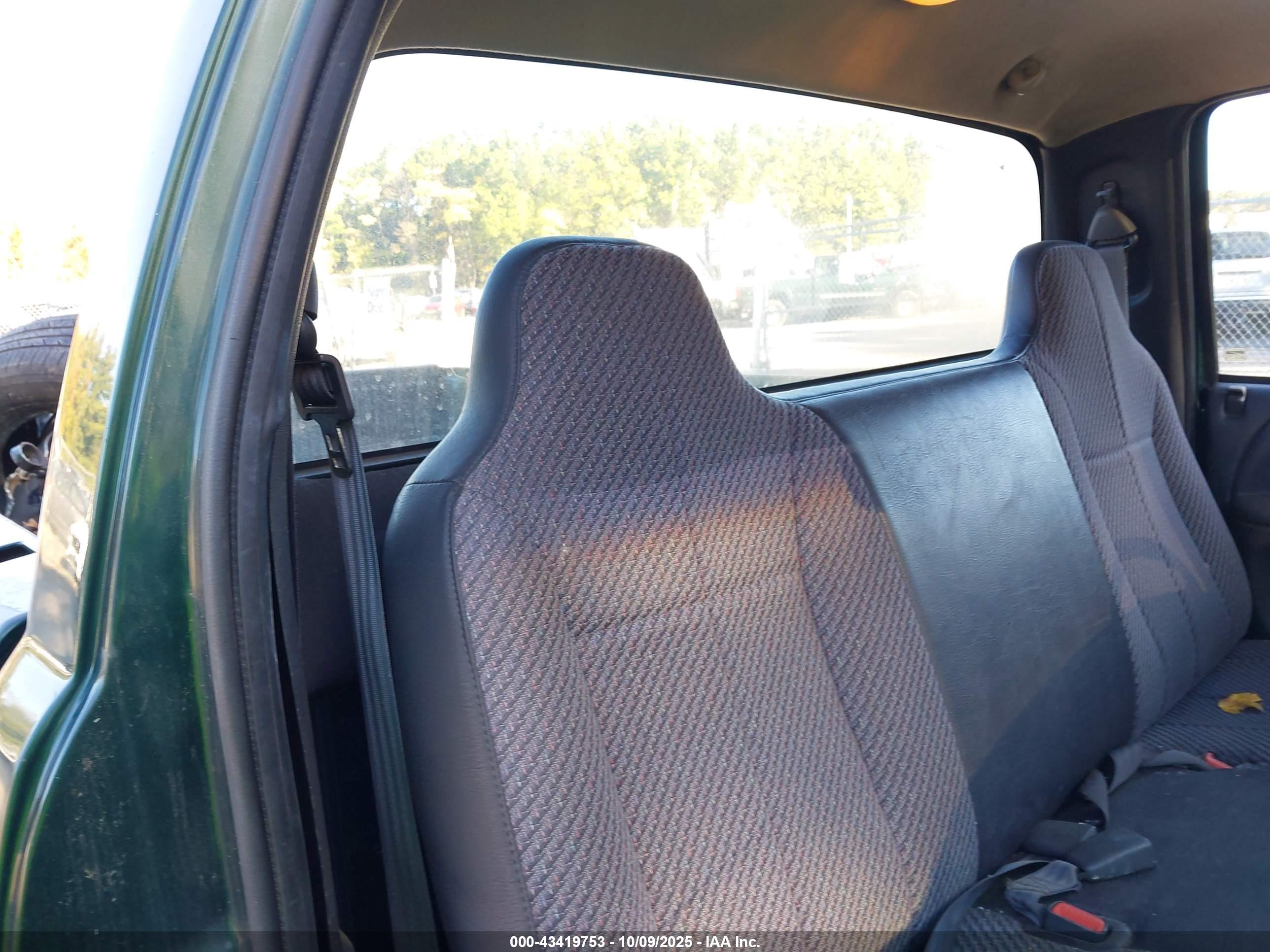 DODGE RAM image 8