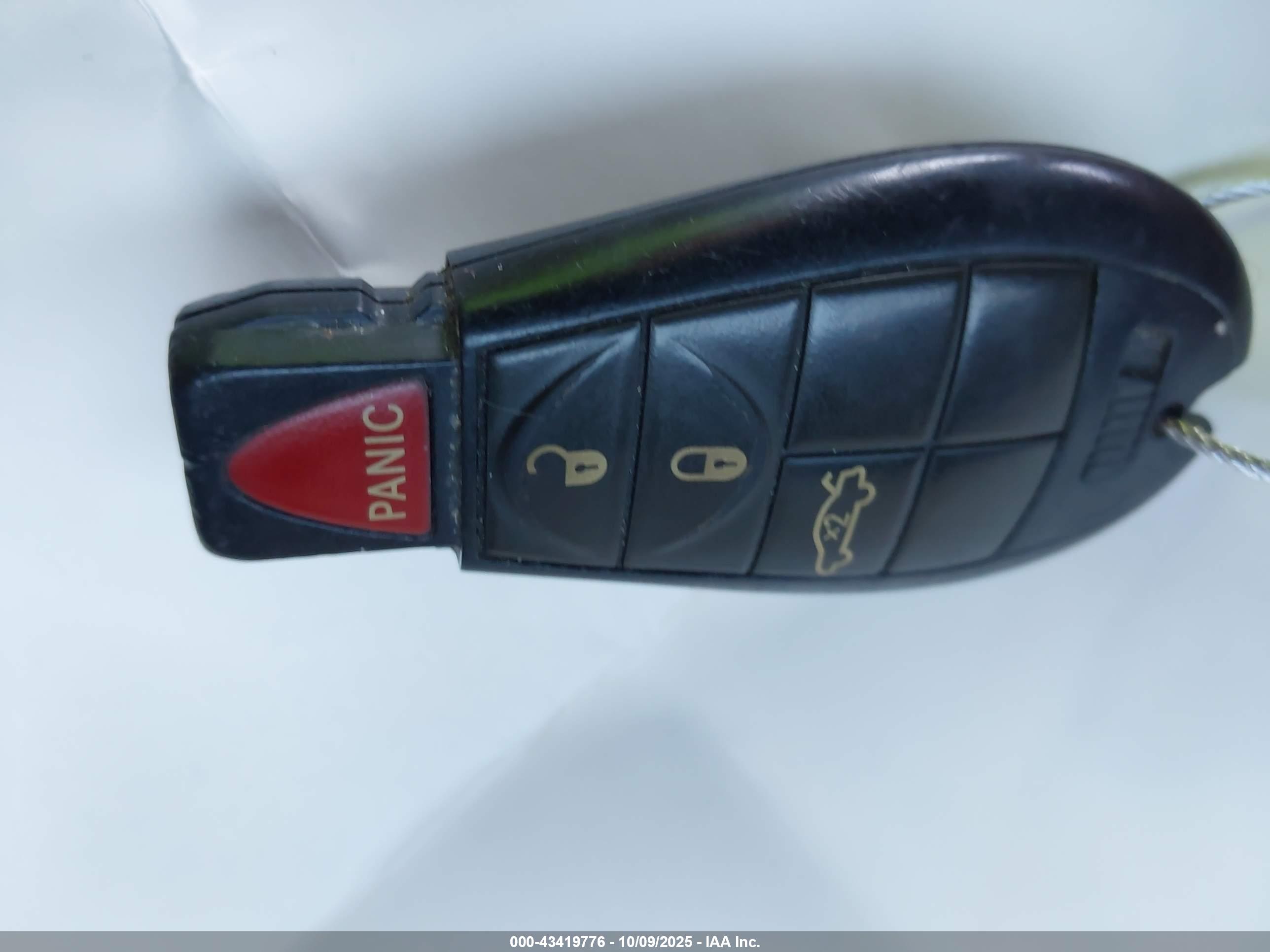 DODGE CHALLENGER image 11