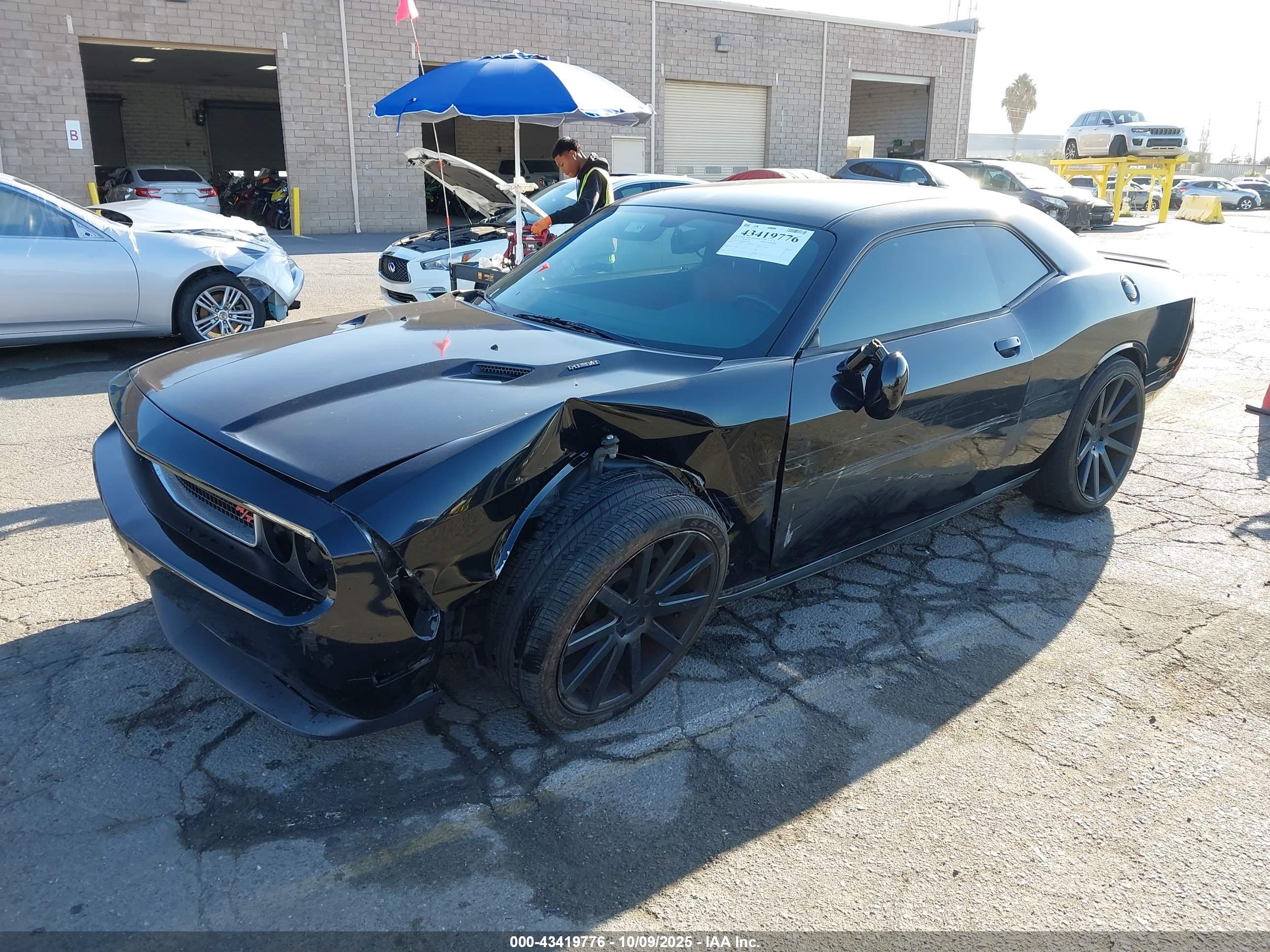 DODGE CHALLENGER image 2